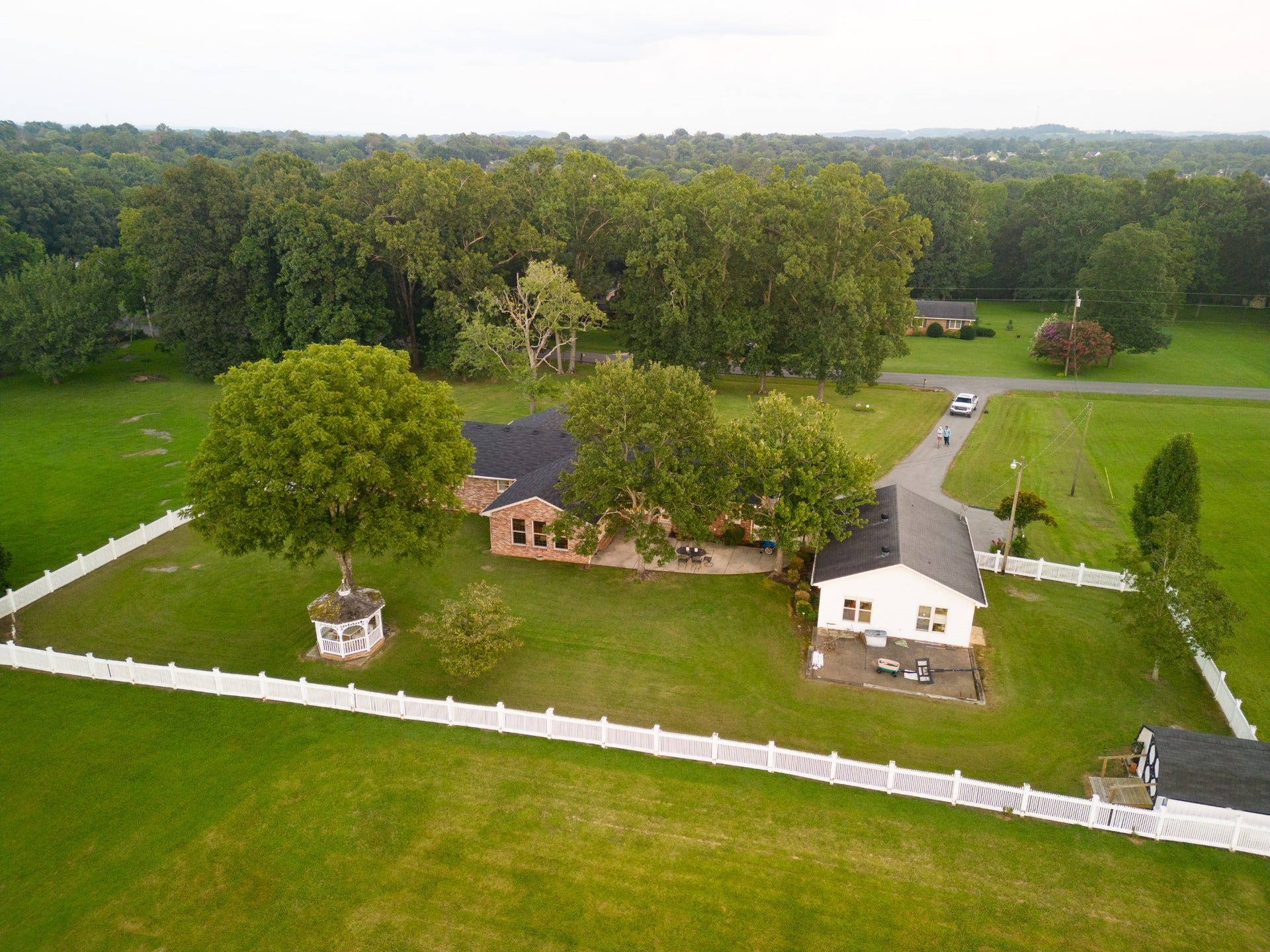 204 Greenbriar Ave, Shelbyville, TN 37160 204 Greenbriar Ave, Shelbyville, TN 37160