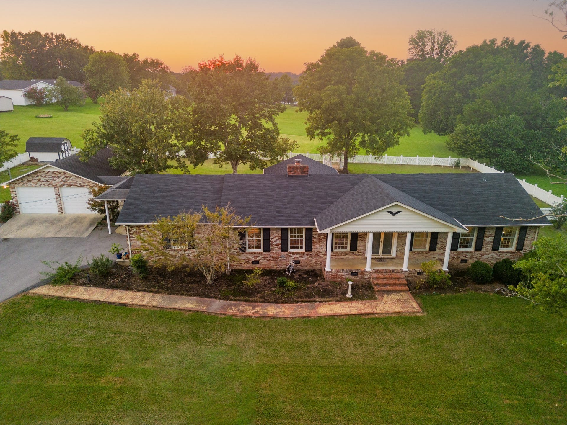 204 Greenbriar Ave, Shelbyville, TN 37160 204 Greenbriar Ave, Shelbyville, TN 37160