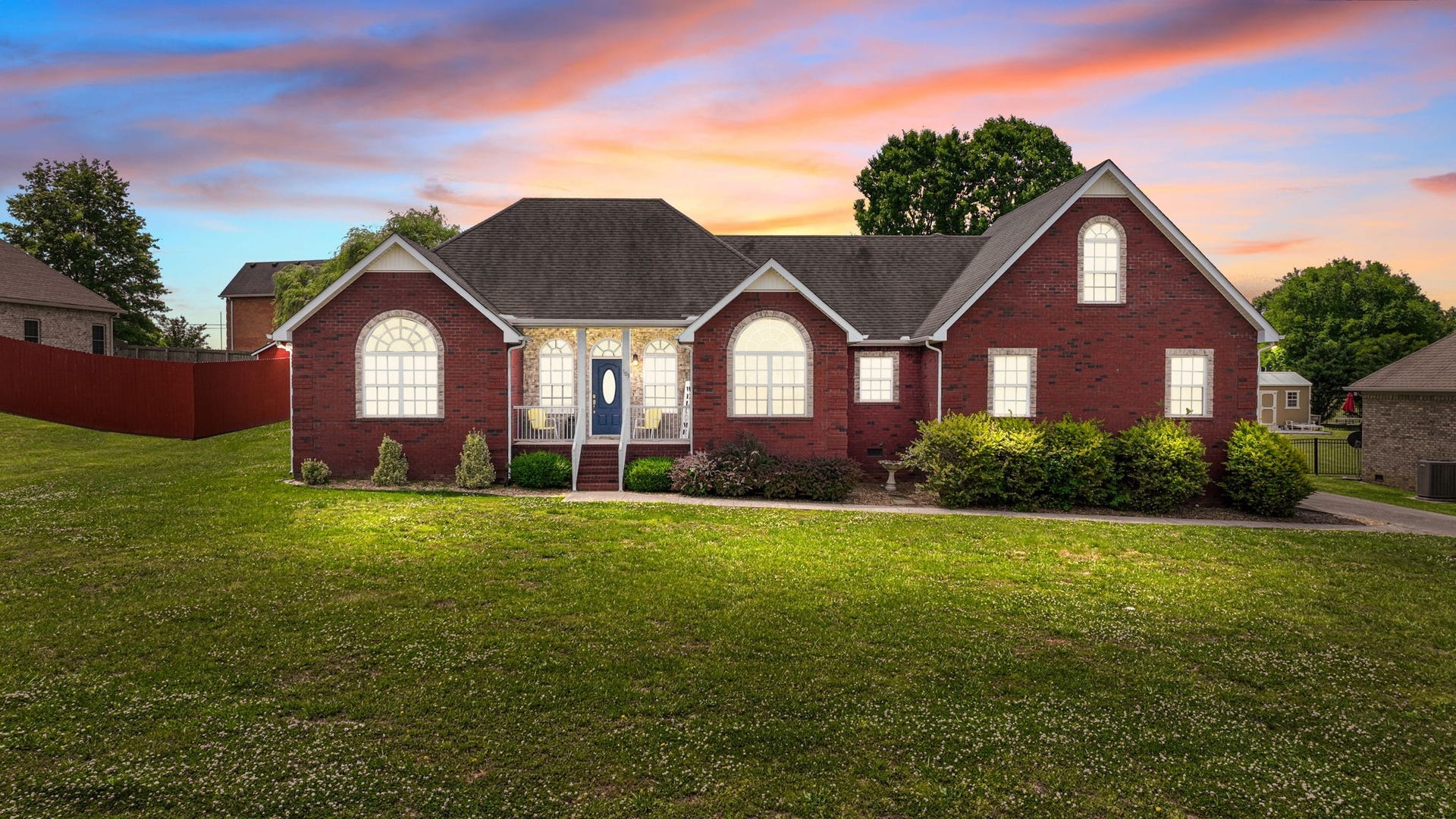 103 Canary Ln, Shelbyville, TN 37160 Step into this beautiful, well-maintained one owner home!!