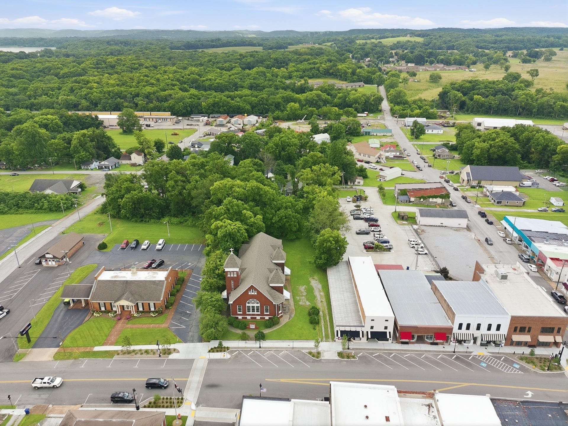 126 N Main St, Mount Pleasant, TN 38474 126 N Main St, Mount Pleasant, TN 38474