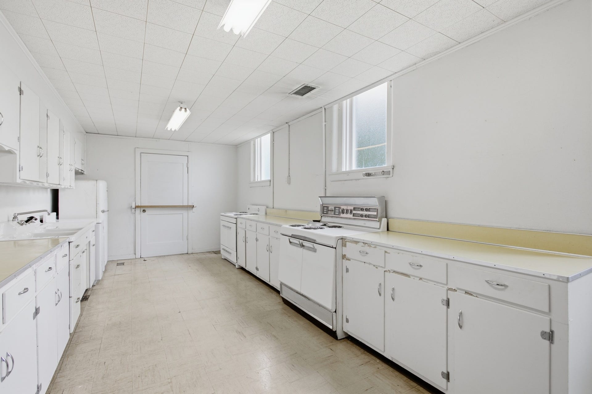 126 N Main St, Mount Pleasant, TN 38474 126 N Main St, Mount Pleasant, TN 38474