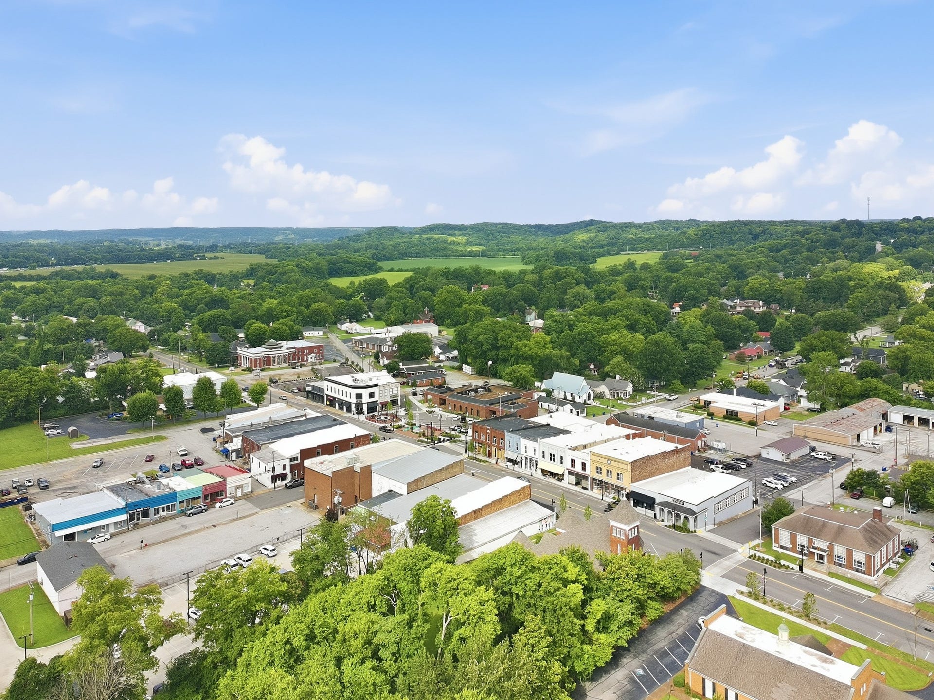 126 N Main St, Mount Pleasant, TN 38474 126 N Main St, Mount Pleasant, TN 38474
