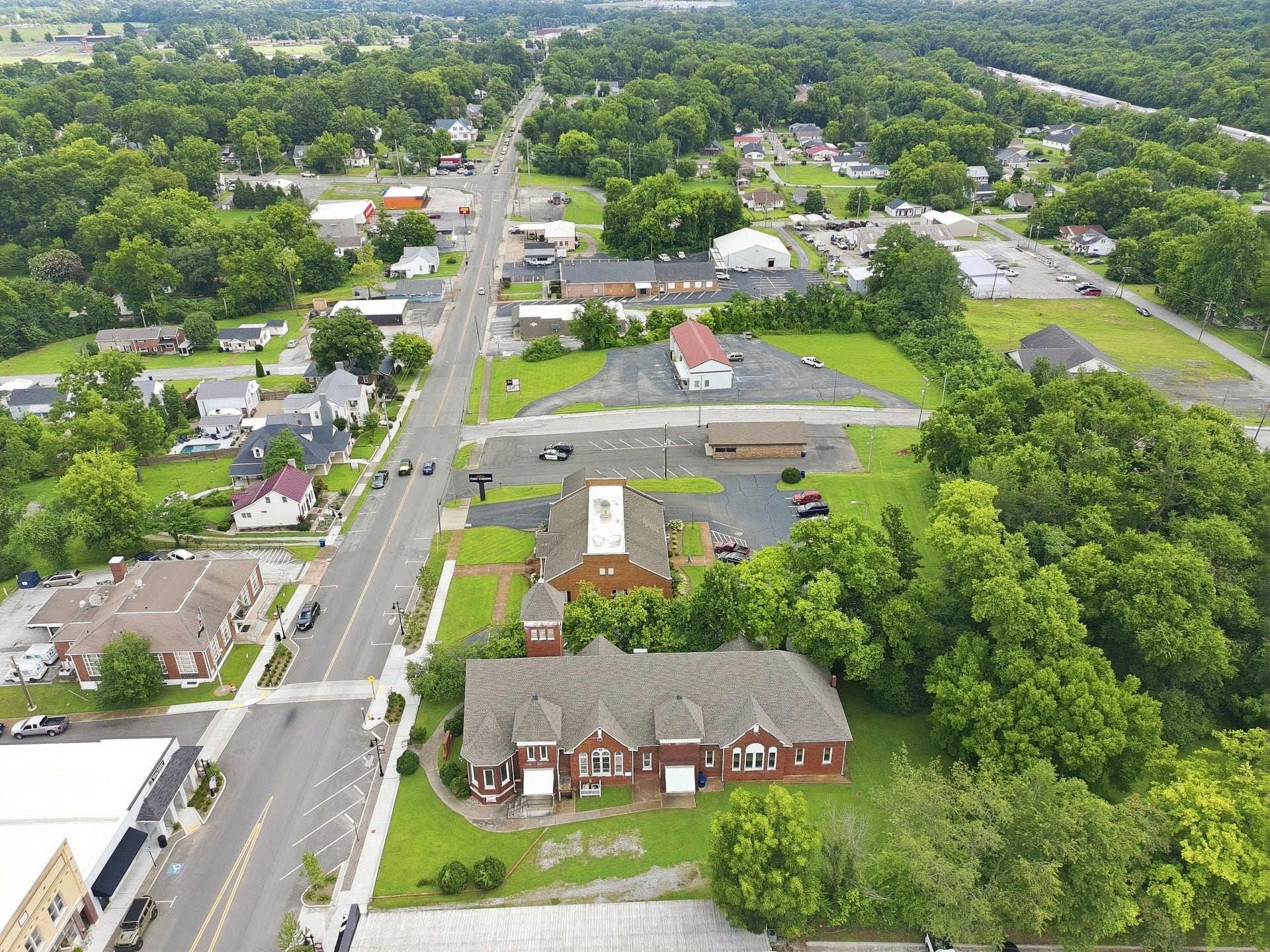 126 N Main St, Mount Pleasant, TN 38474 126 N Main St, Mount Pleasant, TN 38474