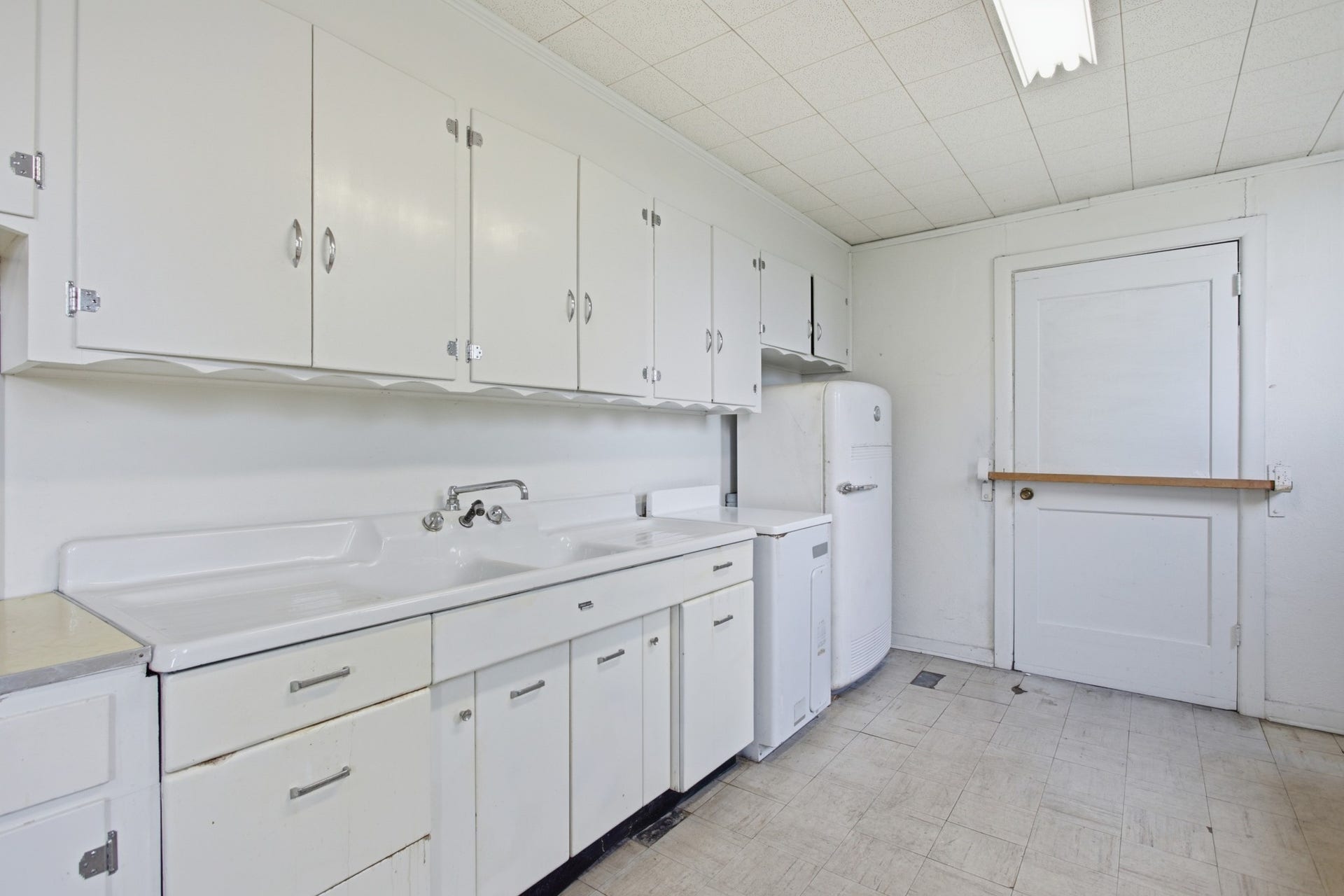 126 N Main St, Mount Pleasant, TN 38474 126 N Main St, Mount Pleasant, TN 38474