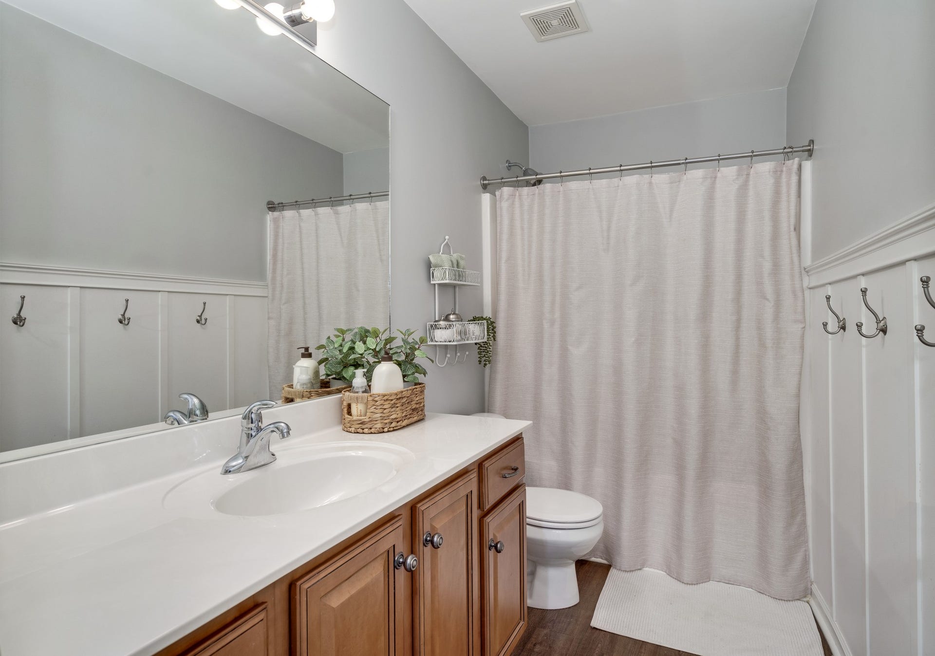 5318 Cloister Dr, Murfreesboro, TN 37128 5318 Cloister Dr, Murfreesboro, TN 37128