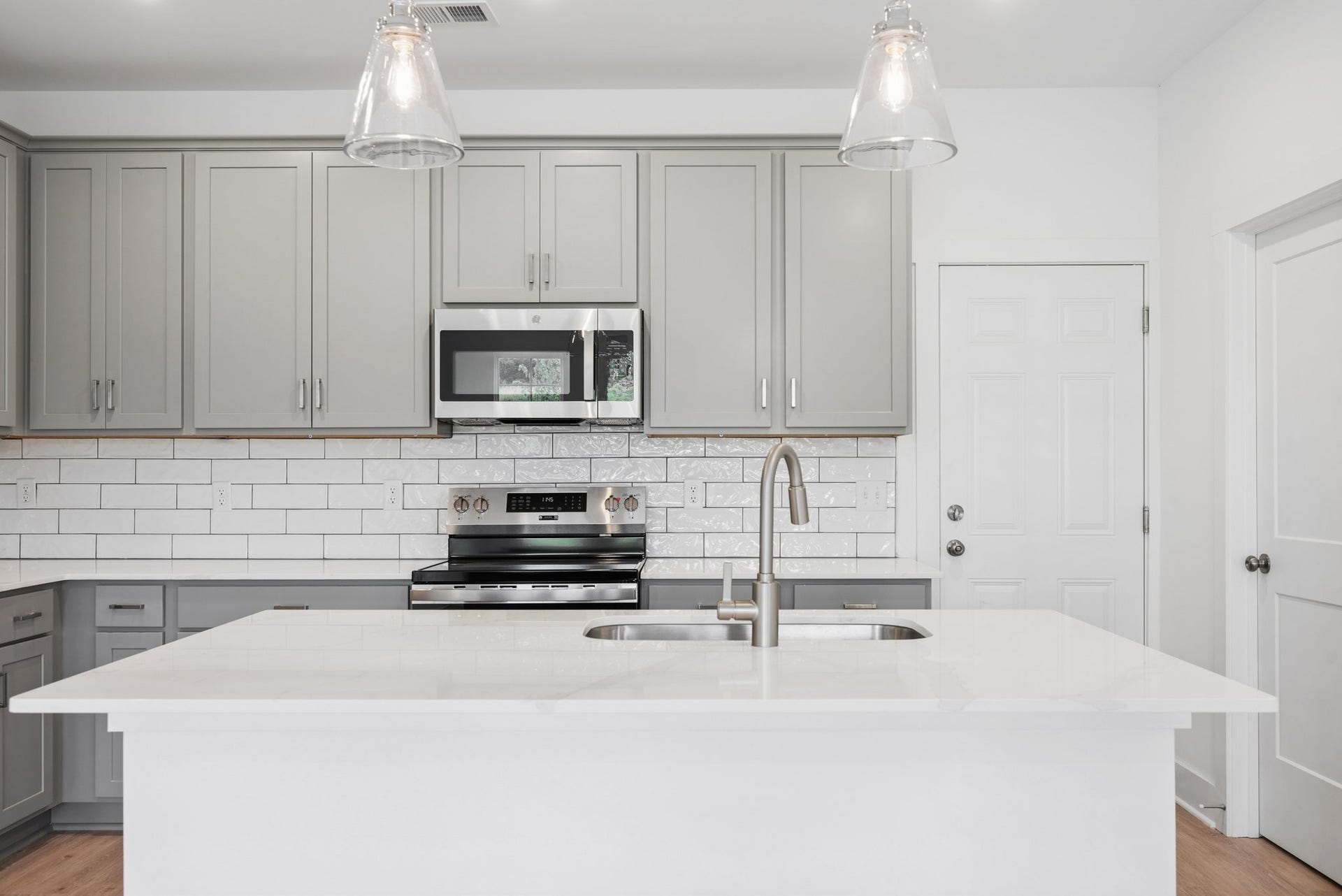 2601 Peaceful Valley Dr, Columbia, TN 38401 Kitchen