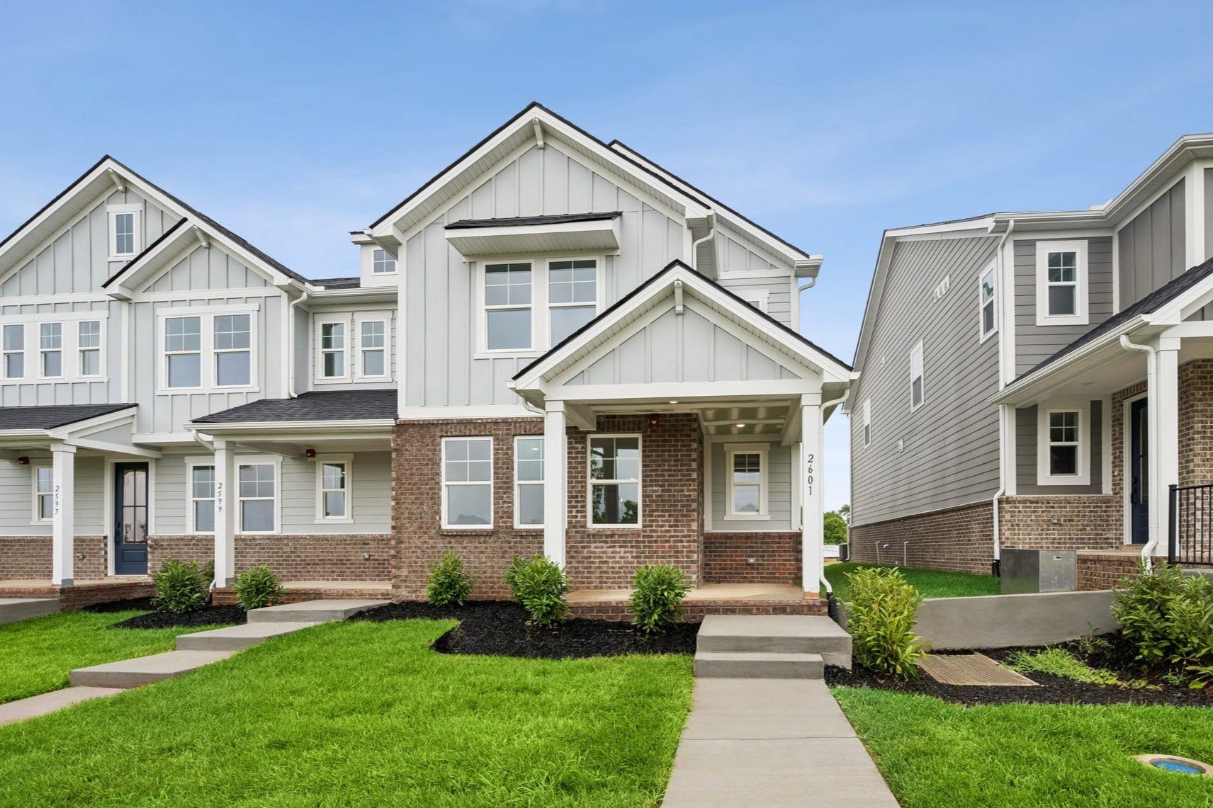 2601 Peaceful Valley Dr, Columbia, TN 38401 Front Exterior