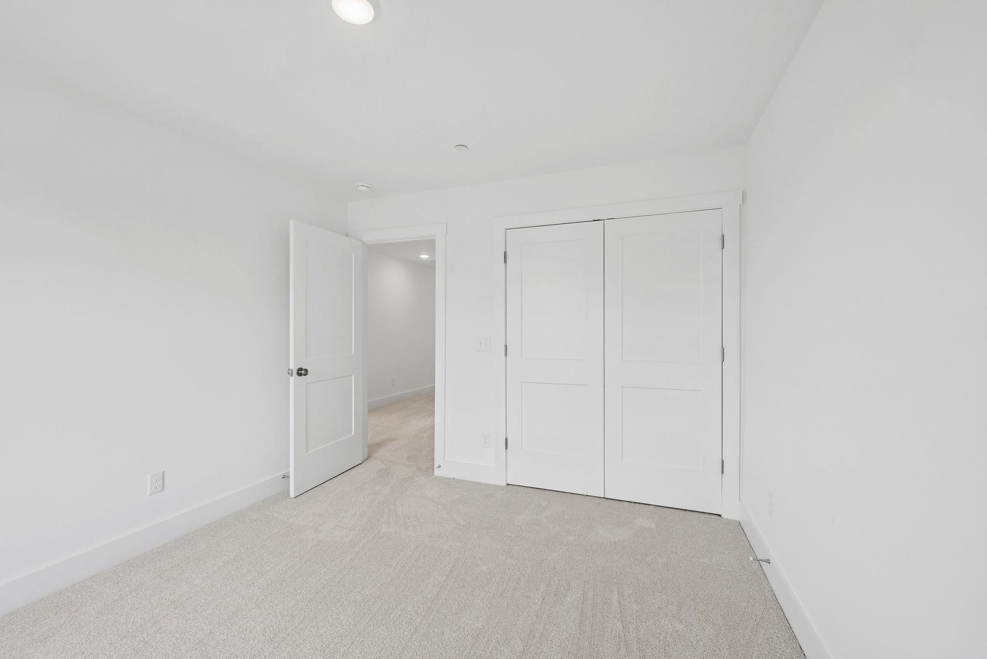2601 Peaceful Valley Dr, Columbia, TN 38401 Bedroom