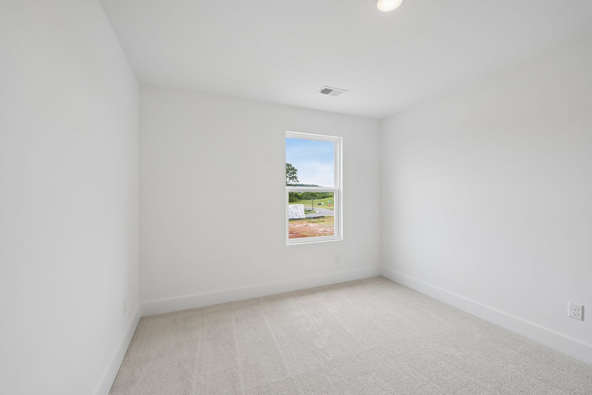 2601 Peaceful Valley Dr, Columbia, TN 38401 Bedroom
