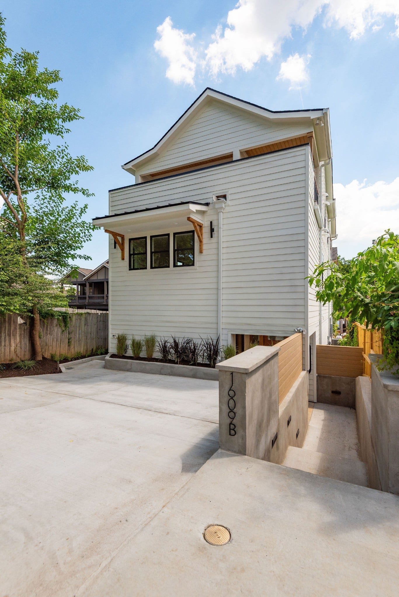 1609 5th Ave N, #B, Nashville, TN 37208 1609 5th Ave N, #B, Nashville, TN 37208