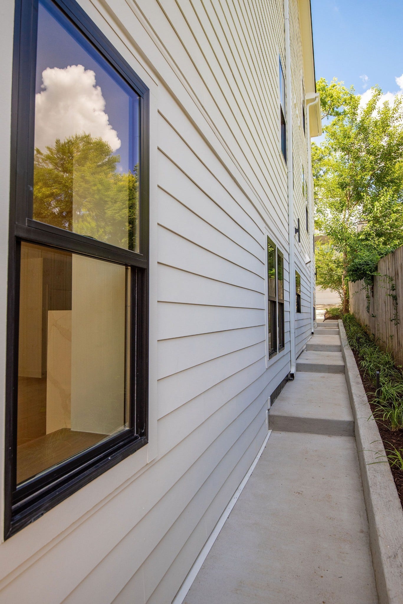 1609 5th Ave N, #B, Nashville, TN 37208 1609 5th Ave N, #B, Nashville, TN 37208