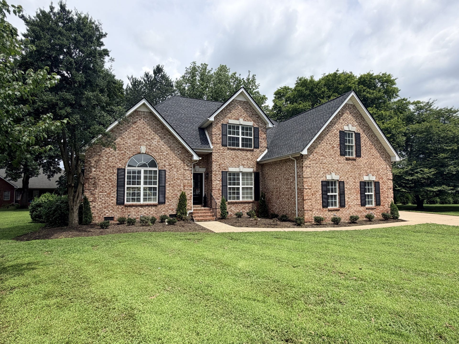 1005 Ithaca St, Murfreesboro, TN 37130 1005 Ithaca St, Murfreesboro, TN 37130