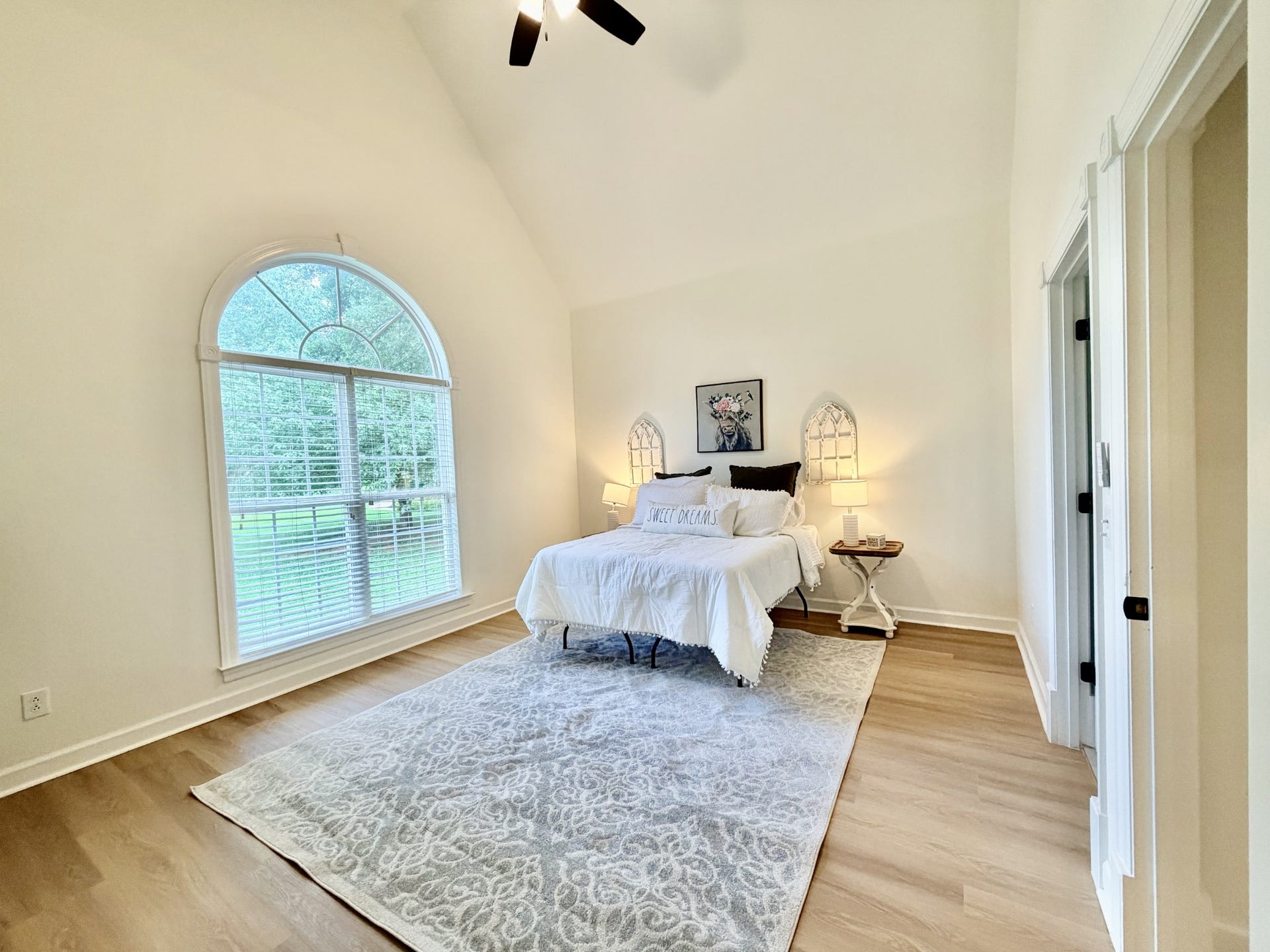 1005 Ithaca St, Murfreesboro, TN 37130 1005 Ithaca St, Murfreesboro, TN 37130