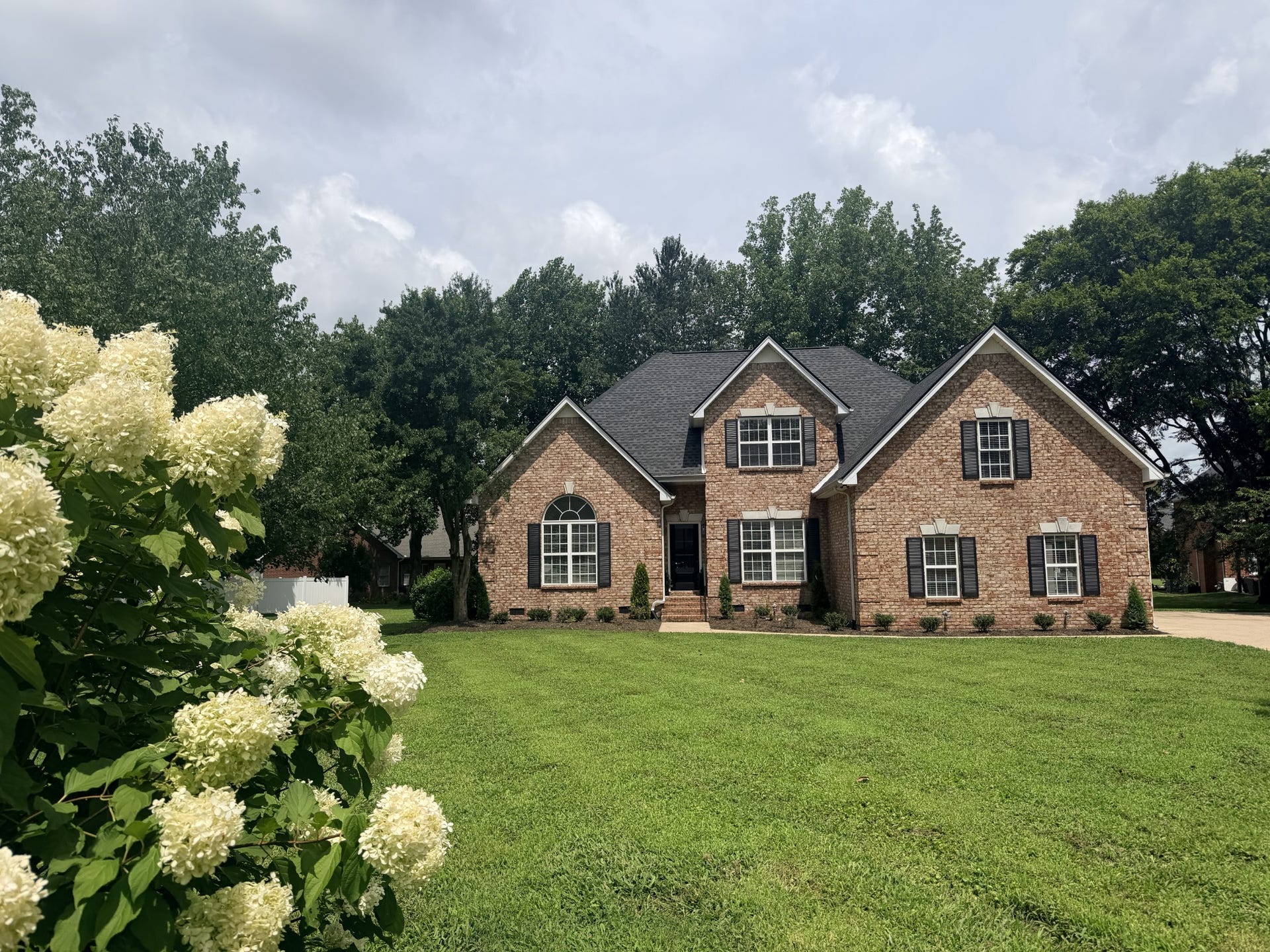 1005 Ithaca St, Murfreesboro, TN 37130 1005 Ithaca St, Murfreesboro, TN 37130