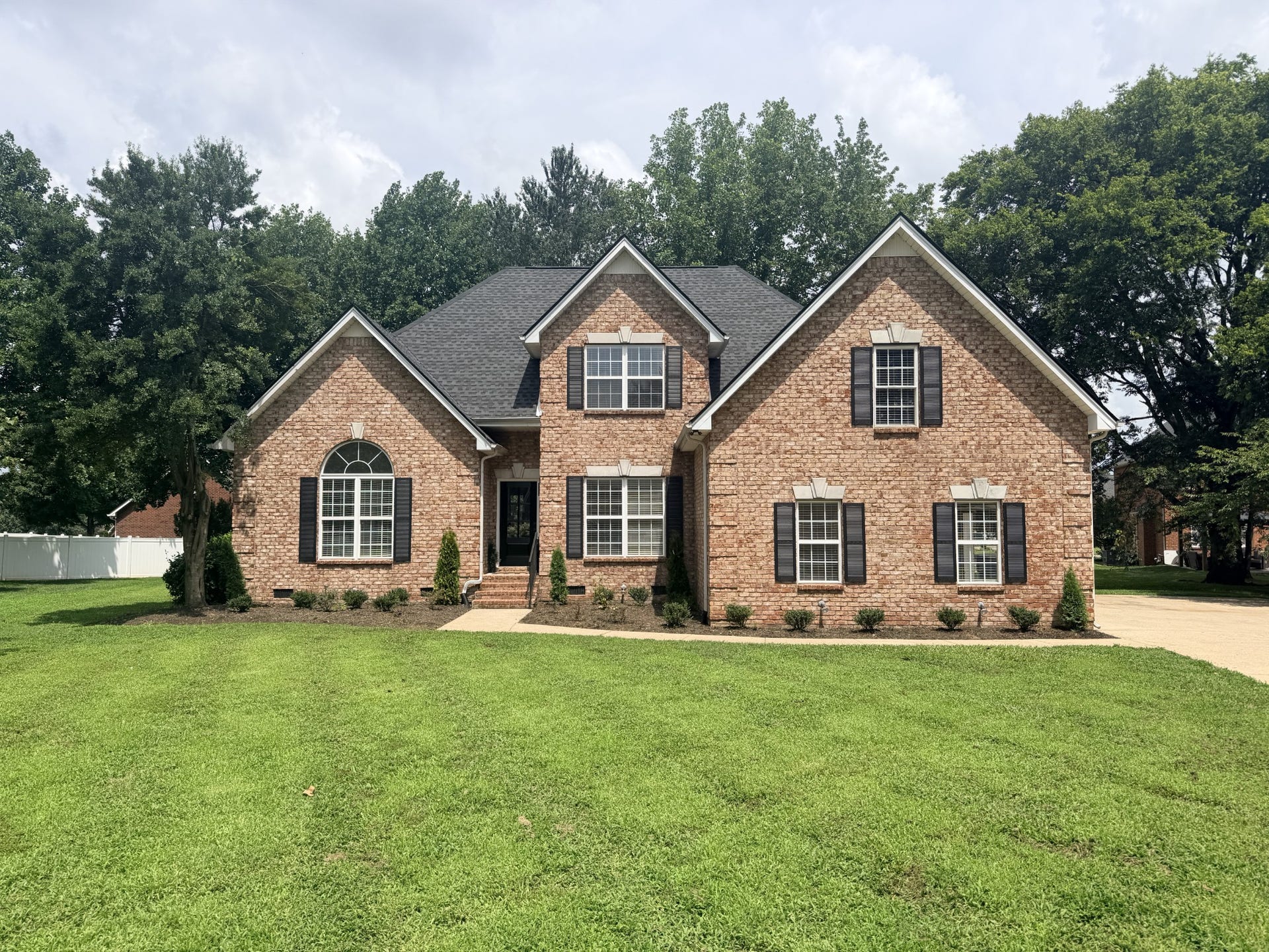 1005 Ithaca St, Murfreesboro, TN 37130 1005 Ithaca St, Murfreesboro, TN 37130