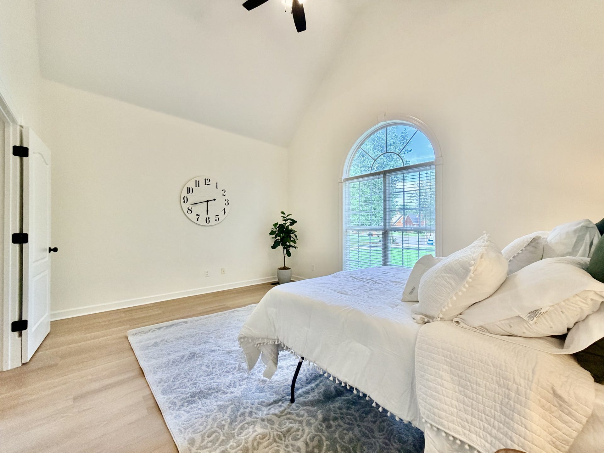 1005 Ithaca St, Murfreesboro, TN 37130 1005 Ithaca St, Murfreesboro, TN 37130