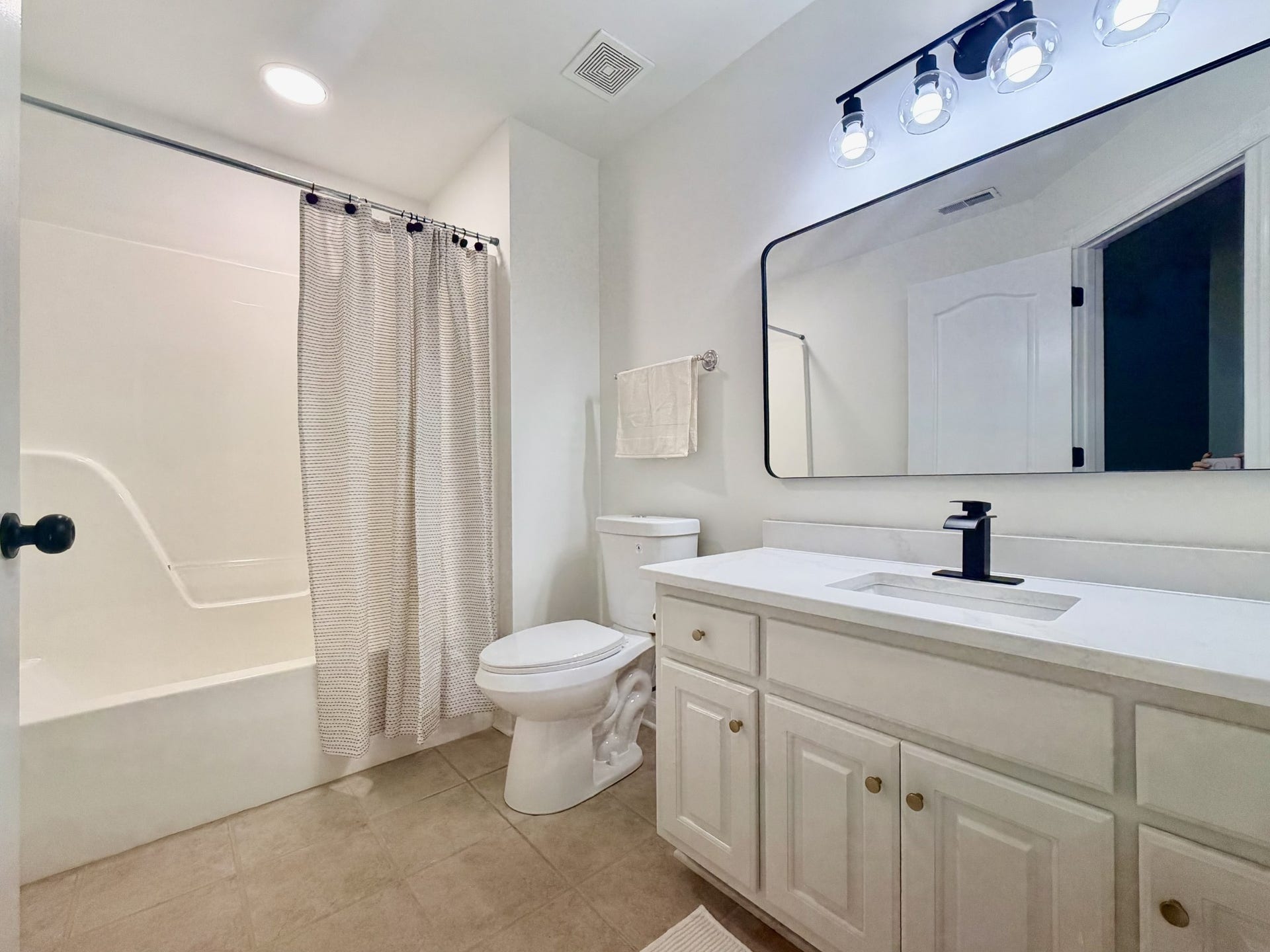 1005 Ithaca St, Murfreesboro, TN 37130 1005 Ithaca St, Murfreesboro, TN 37130