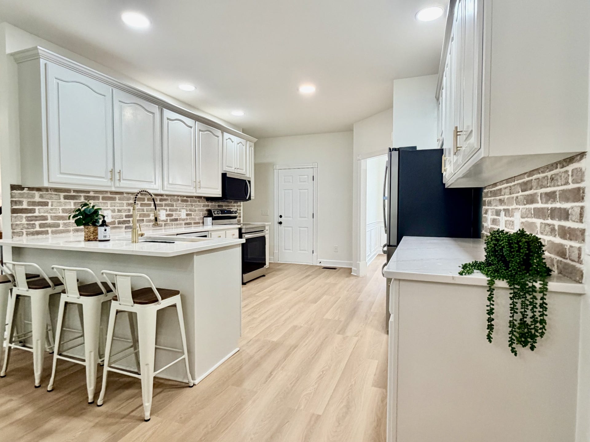 1005 Ithaca St, Murfreesboro, TN 37130 1005 Ithaca St, Murfreesboro, TN 37130