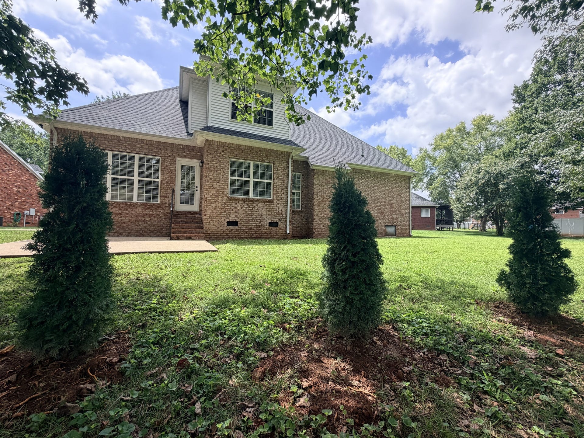 1005 Ithaca St, Murfreesboro, TN 37130 1005 Ithaca St, Murfreesboro, TN 37130