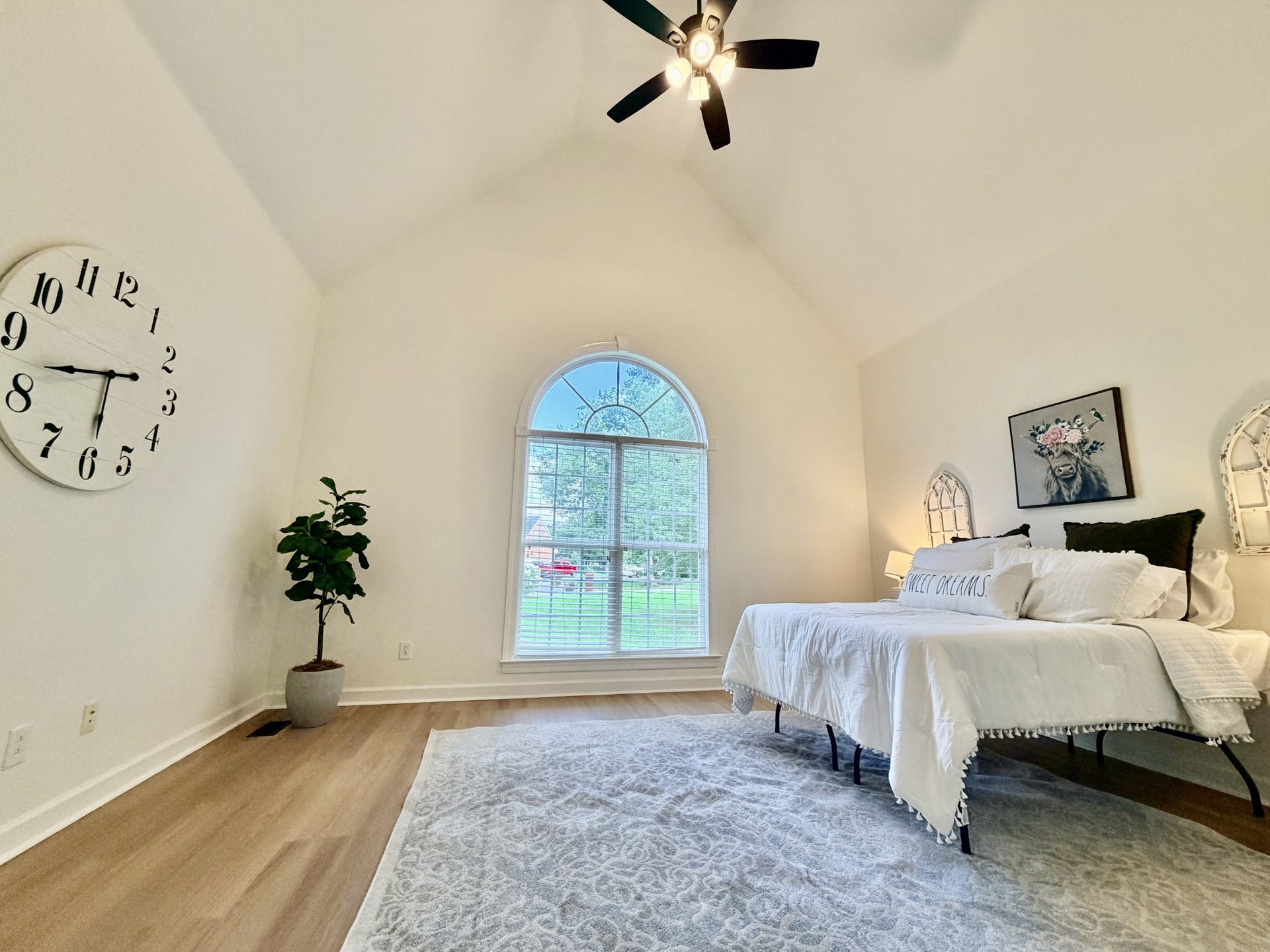 1005 Ithaca St, Murfreesboro, TN 37130 1005 Ithaca St, Murfreesboro, TN 37130