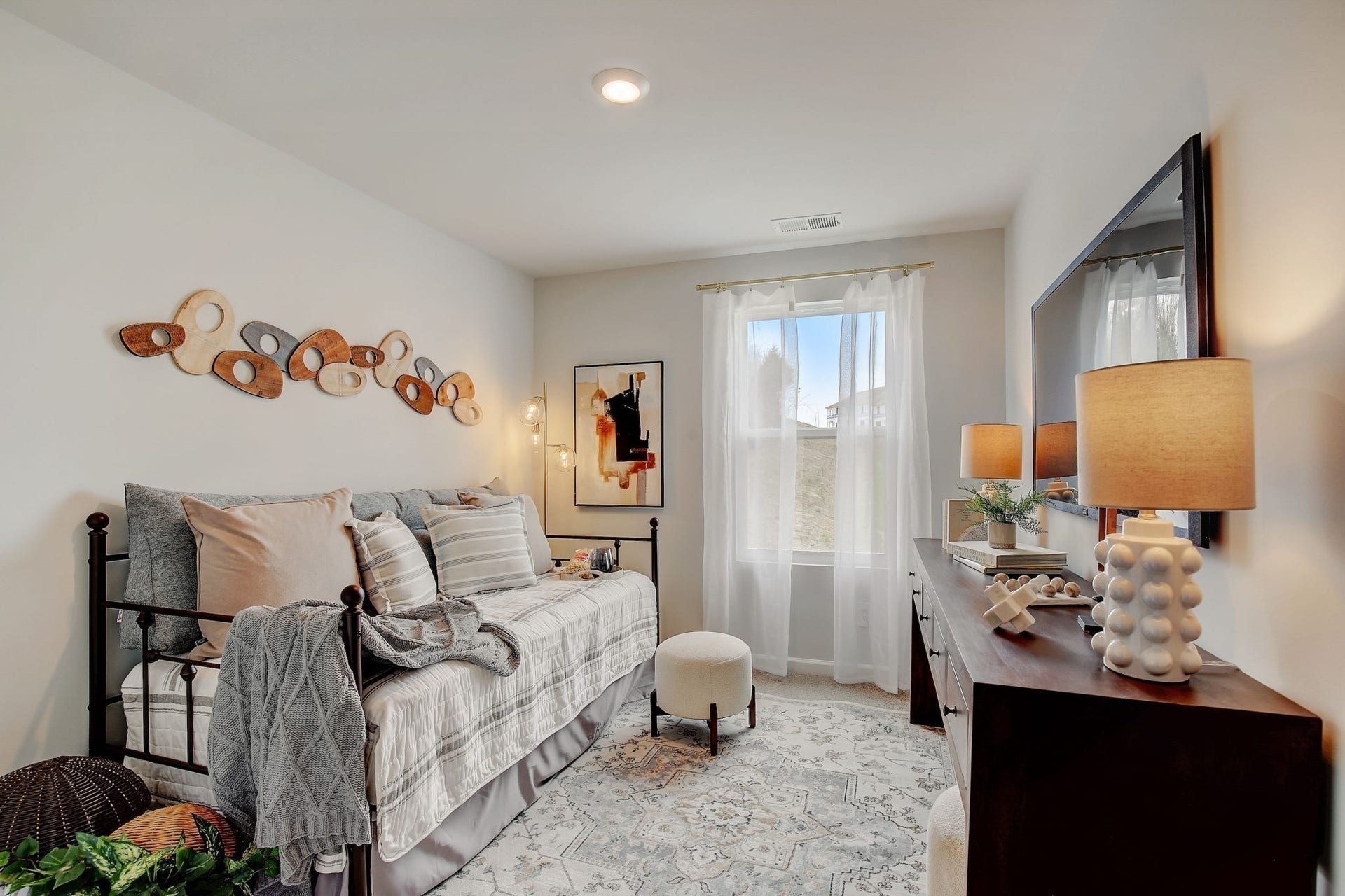 1452 Lexington Way, Lewisburg, TN 37091 Photos are of our model home. Some decorator items are not included.
