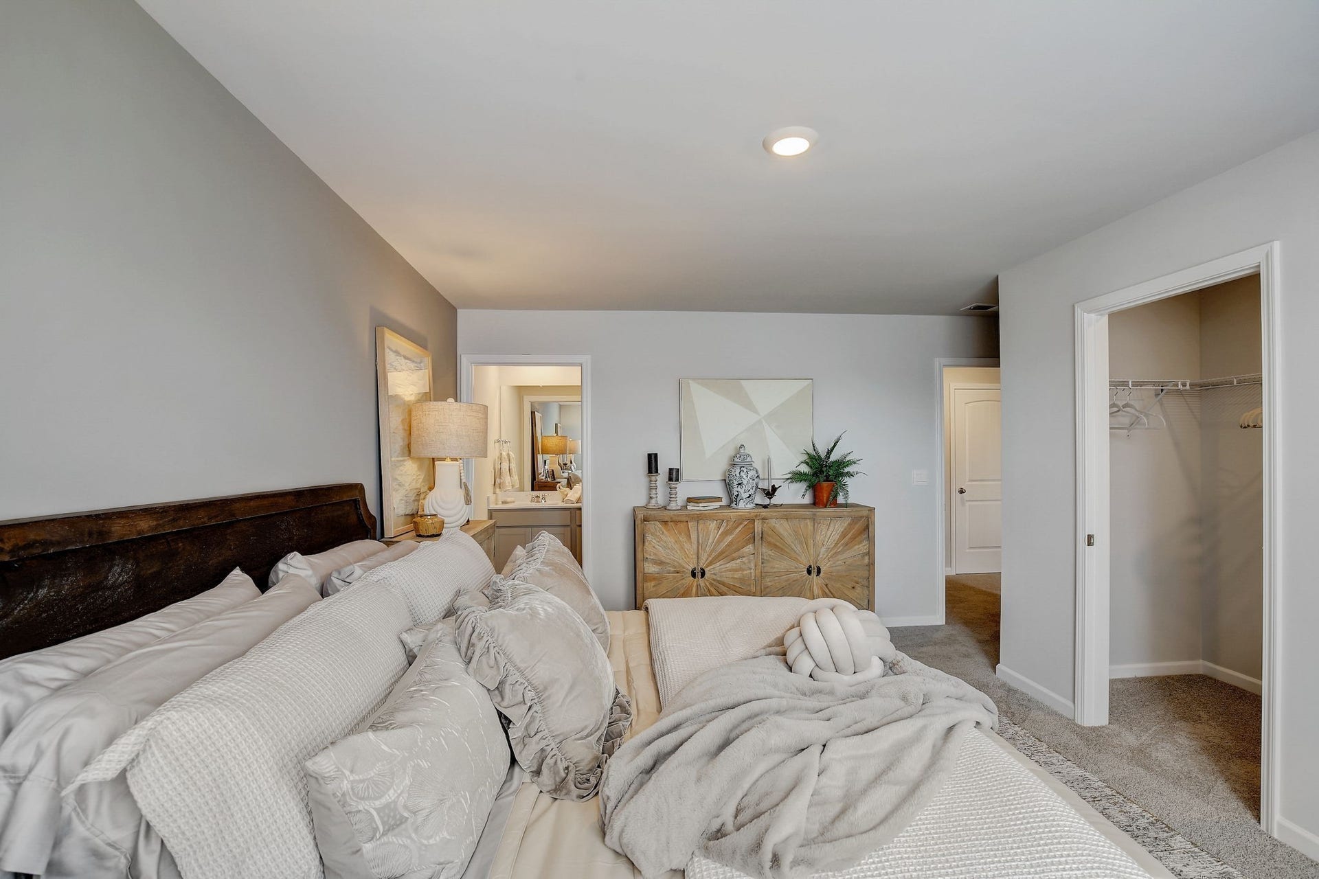 1452 Lexington Way, Lewisburg, TN 37091 Photos are of our model home. Some decorator items are not included.