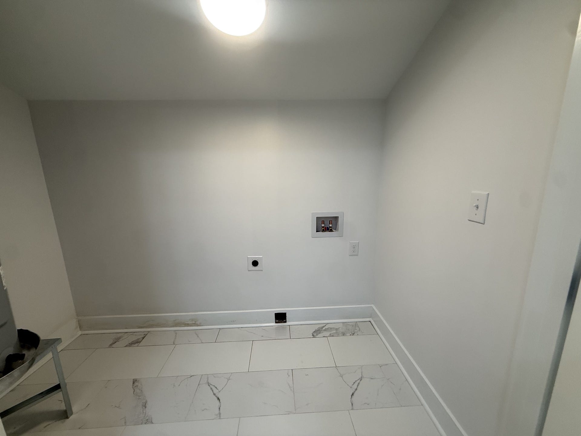 1541 Summitville Rd, Manchester, TN 37355 Large utility room with tile flooring