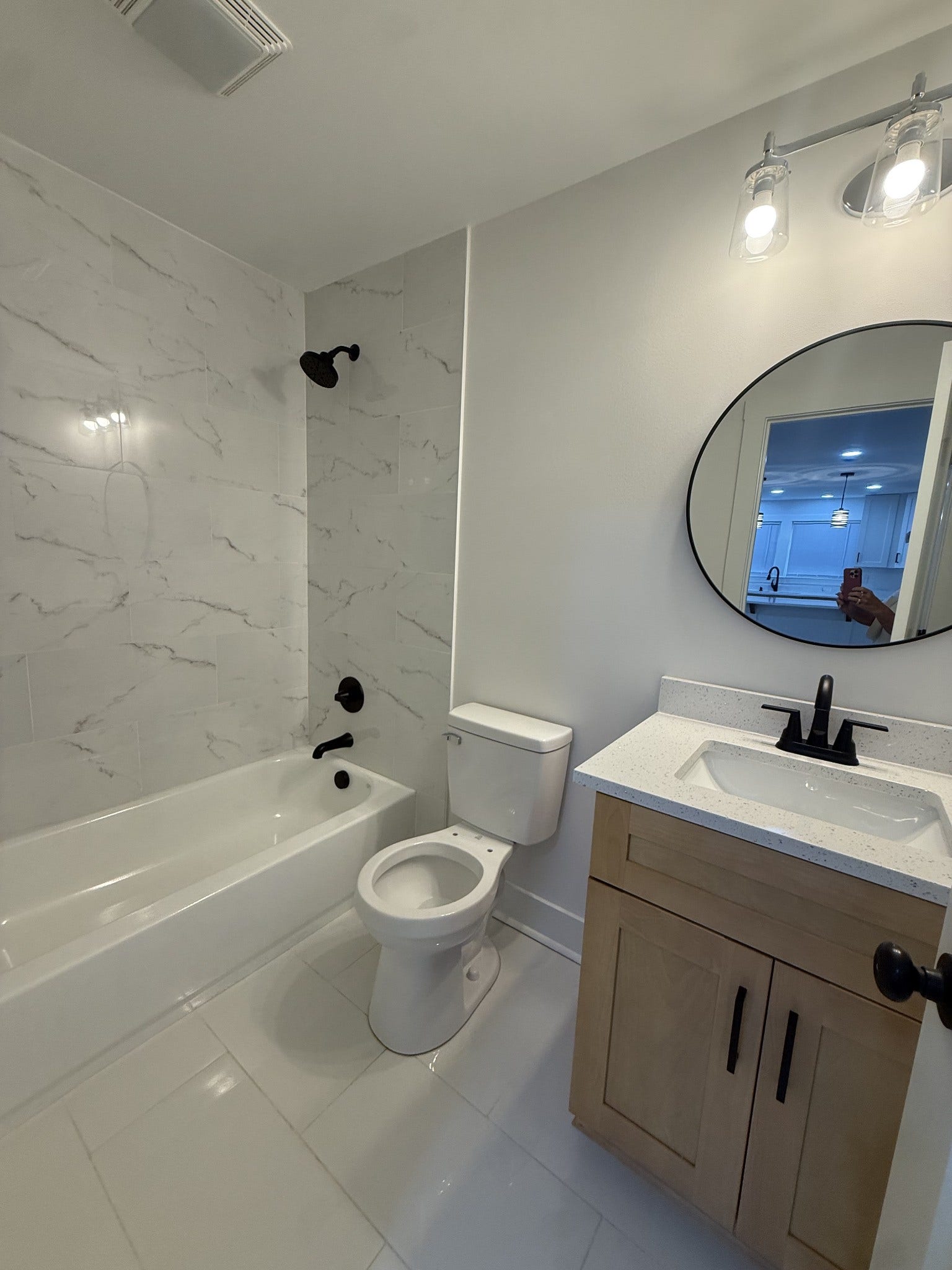 1541 Summitville Rd, Manchester, TN 37355 Bath 2 for guests with a bath/shower combo