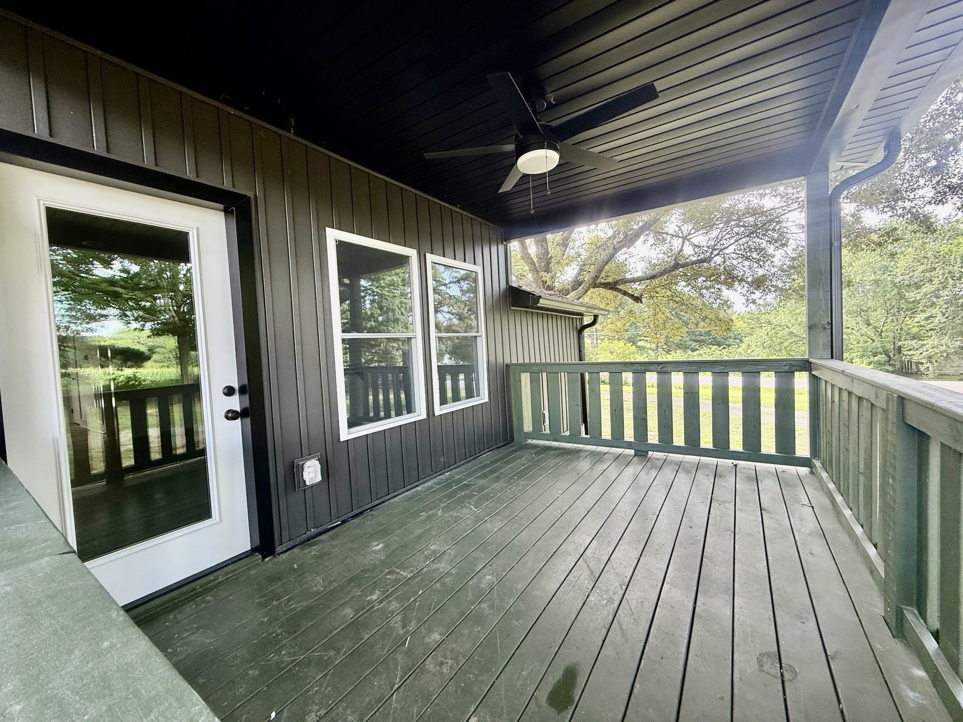 1541 Summitville Rd, Manchester, TN 37355 Love this area for relaxing and entertaining friends and family