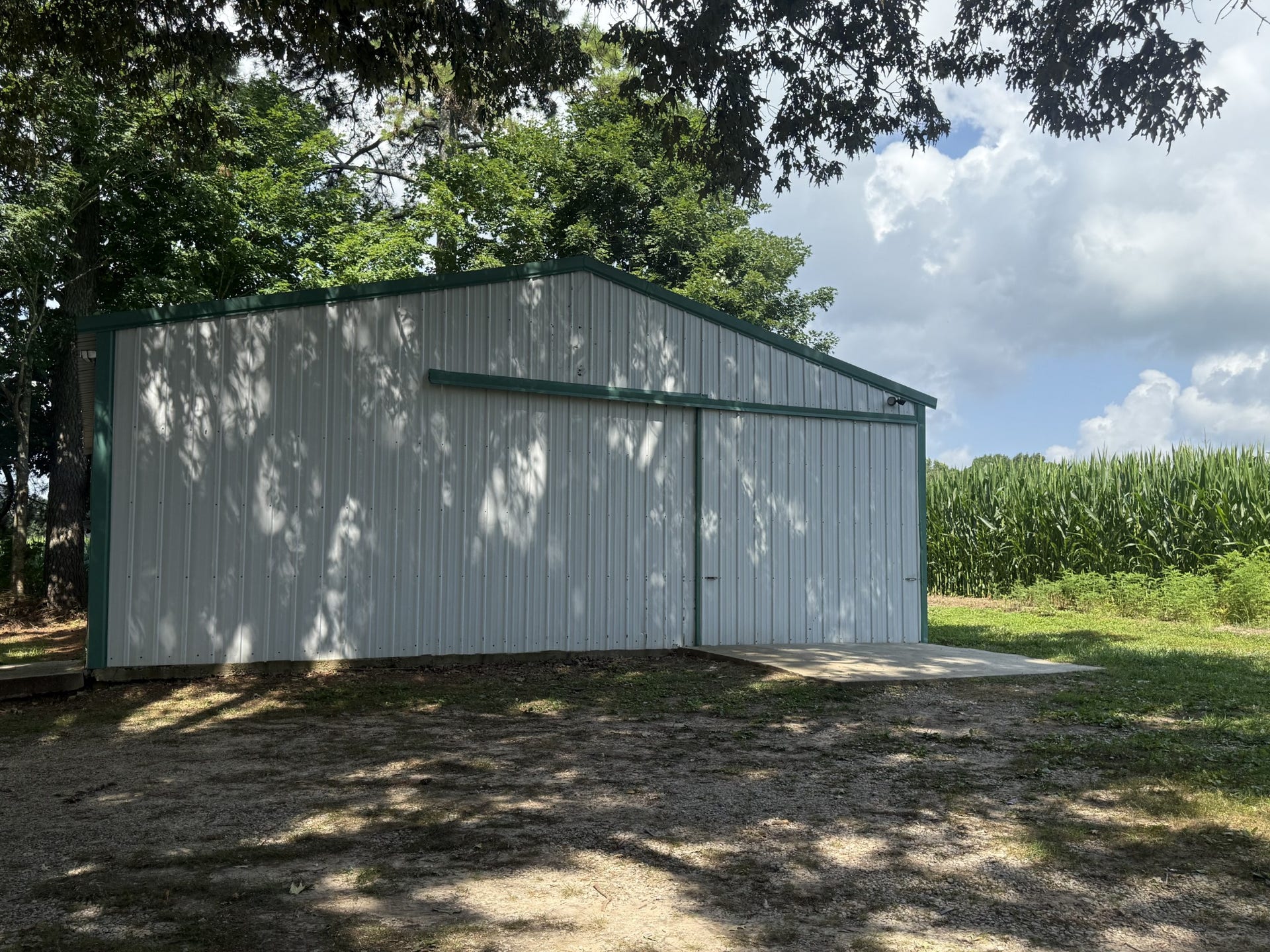 1541 Summitville Rd, Manchester, TN 37355 30 x 40 shop with electric and water and new poured concrete flooring