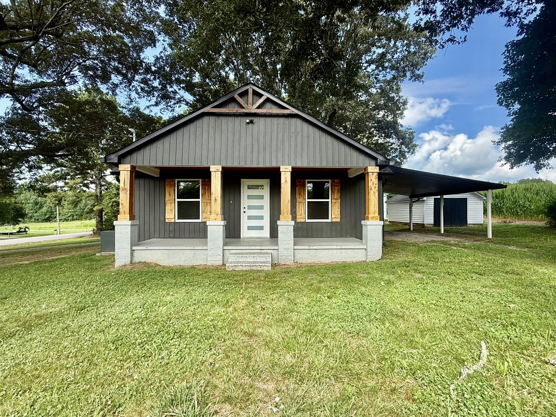 1541 Summitville Rd, Manchester, TN 37355 Call your local realtor for your private showing today