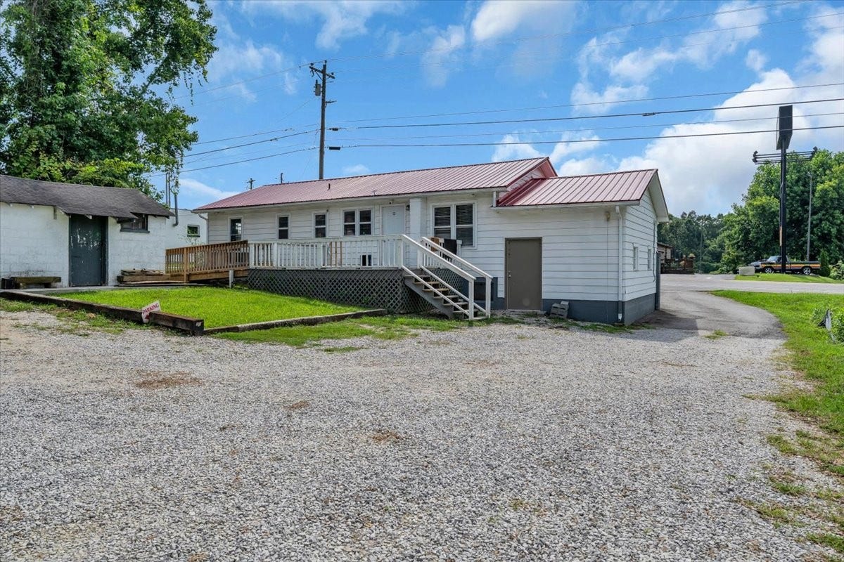 1178 Woodbury Hwy, Manchester, TN 37355 1178 Woodbury Hwy, Manchester, TN 37355
