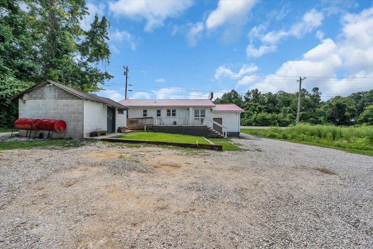 1178 Woodbury Hwy, Manchester, TN 37355 1178 Woodbury Hwy, Manchester, TN 37355