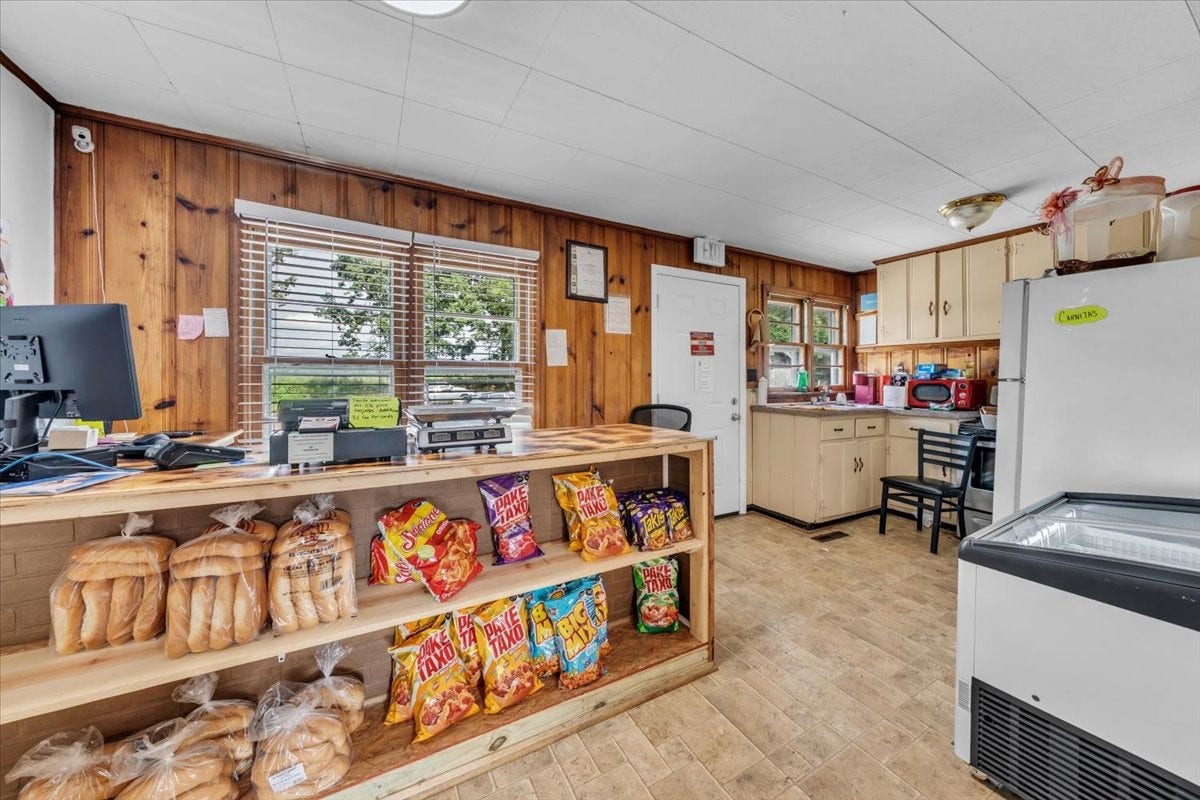 1178 Woodbury Hwy, Manchester, TN 37355 1178 Woodbury Hwy, Manchester, TN 37355