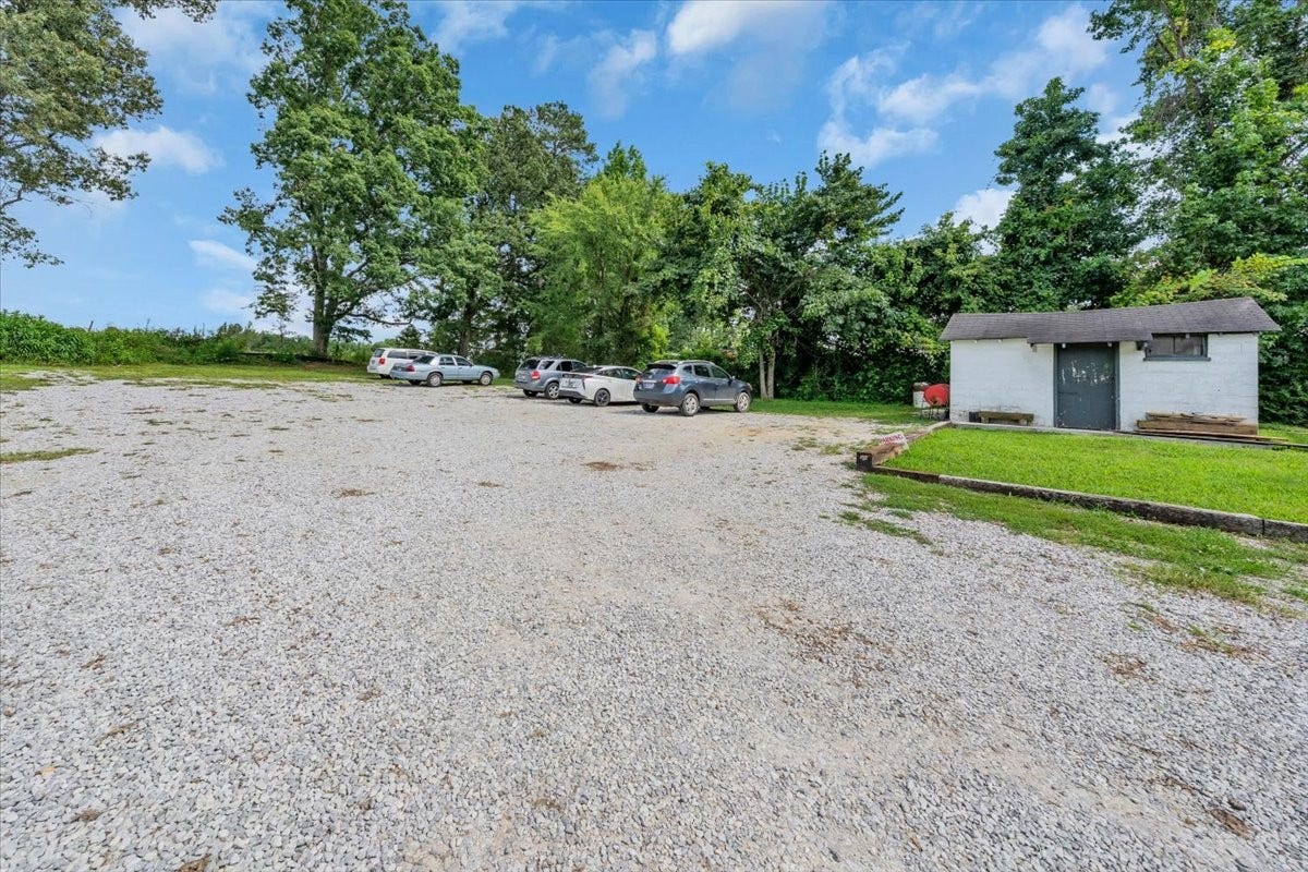 1178 Woodbury Hwy, Manchester, TN 37355 1178 Woodbury Hwy, Manchester, TN 37355