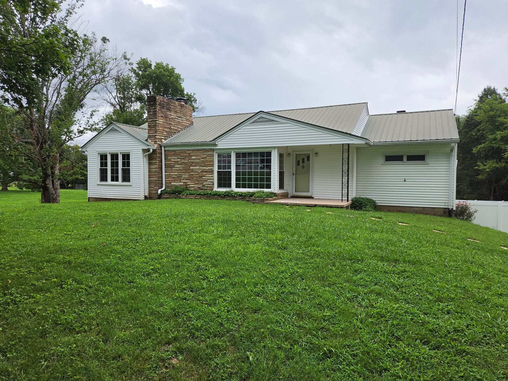 325 Murfreesboro Rd, Woodbury, TN 37190 325 Murfreesboro Rd, Woodbury, TN 37190