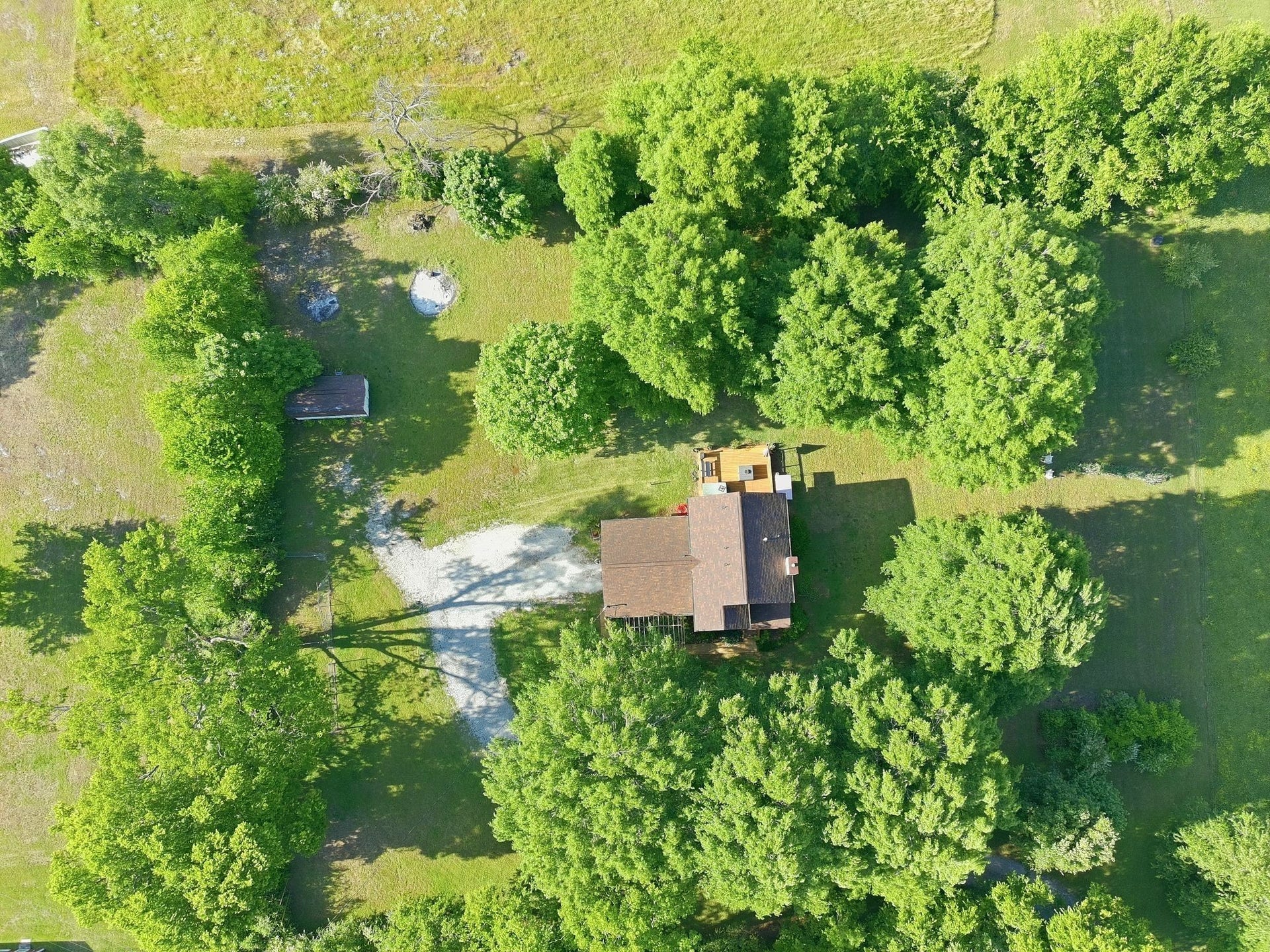 1038 S Cross Bridges Rd, Mount Pleasant, TN 38474 1038 S Cross Bridges Rd, Mount Pleasant, TN 38474