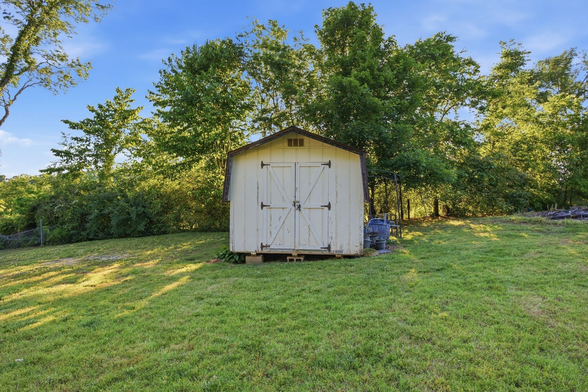 1038 S Cross Bridges Rd, Mount Pleasant, TN 38474 1038 S Cross Bridges Rd, Mount Pleasant, TN 38474