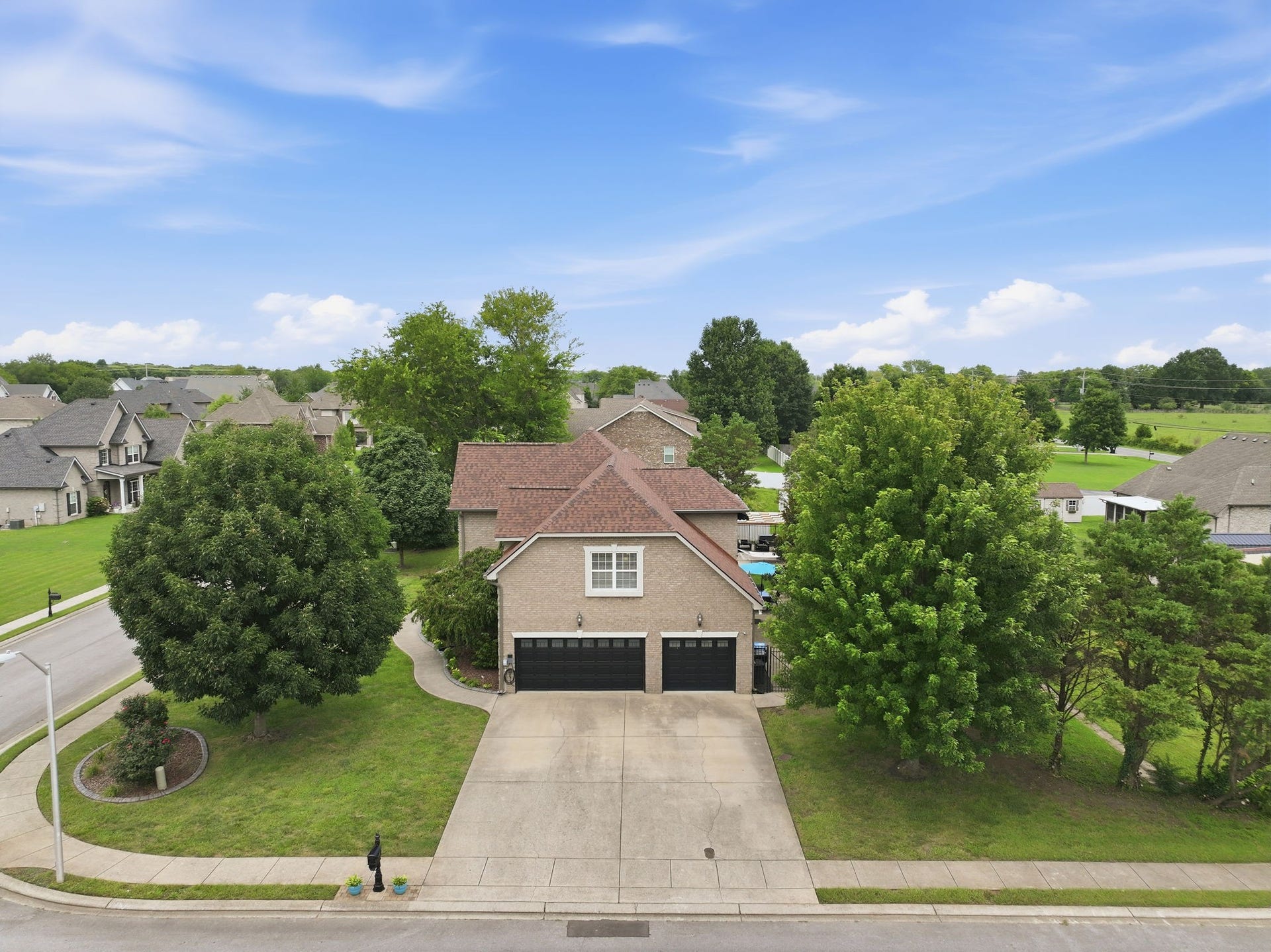2725 Aristocrate Dr, Murfreesboro, TN 37128 2725 Aristocrate Dr, Murfreesboro, TN 37128