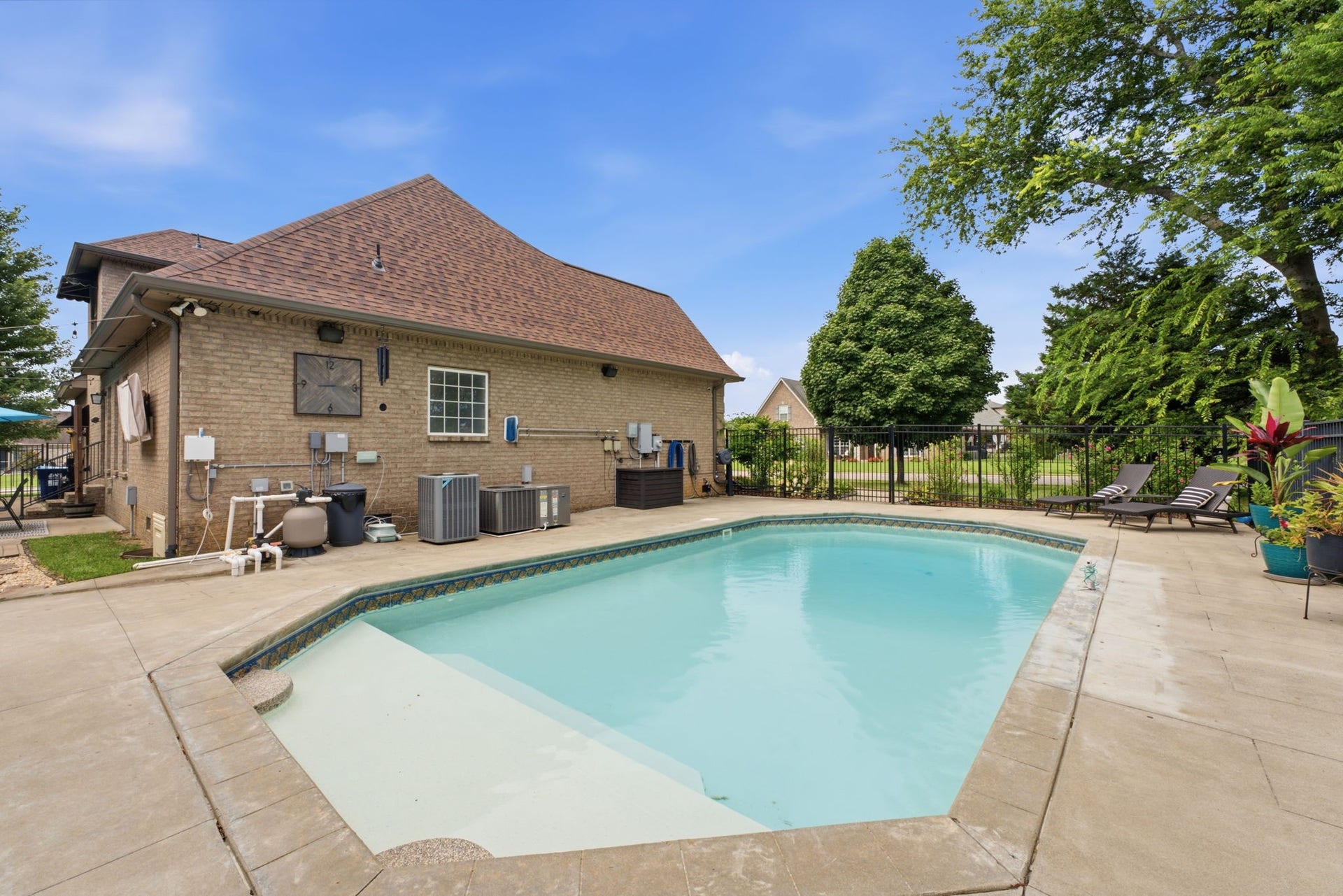 2725 Aristocrate Dr, Murfreesboro, TN 37128 2725 Aristocrate Dr, Murfreesboro, TN 37128