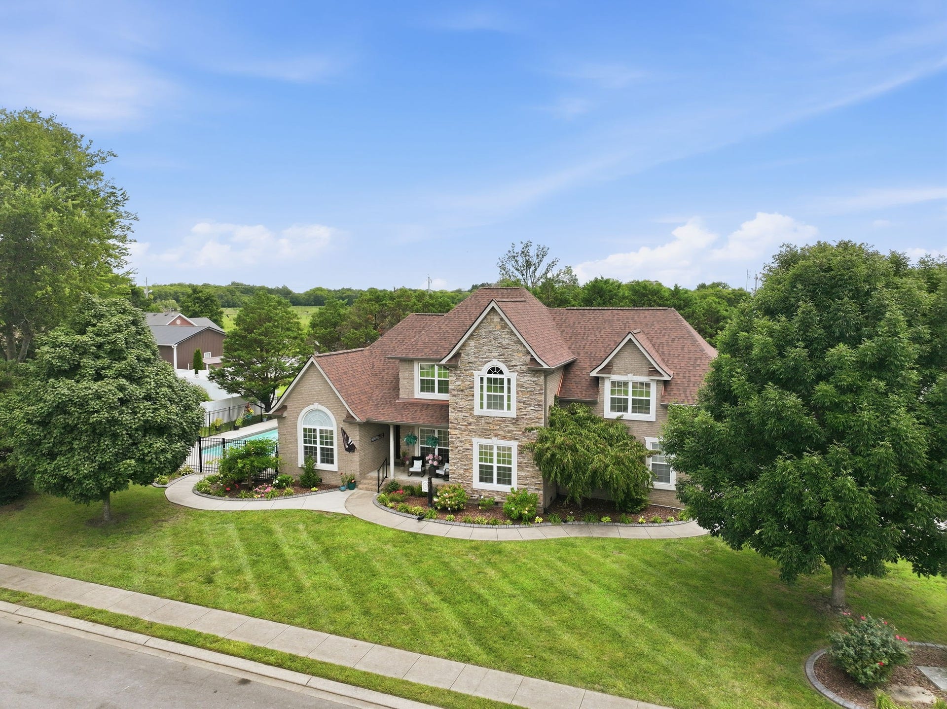 2725 Aristocrate Dr, Murfreesboro, TN 37128 2725 Aristocrate Dr, Murfreesboro, TN 37128
