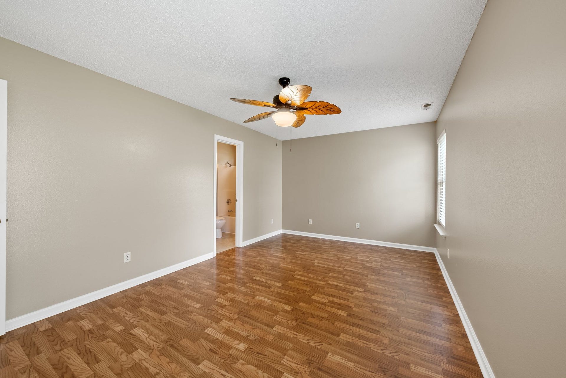 2828 Spring Meade Blvd, Columbia, TN 38401 2828 Spring Meade Blvd, Columbia, TN 38401