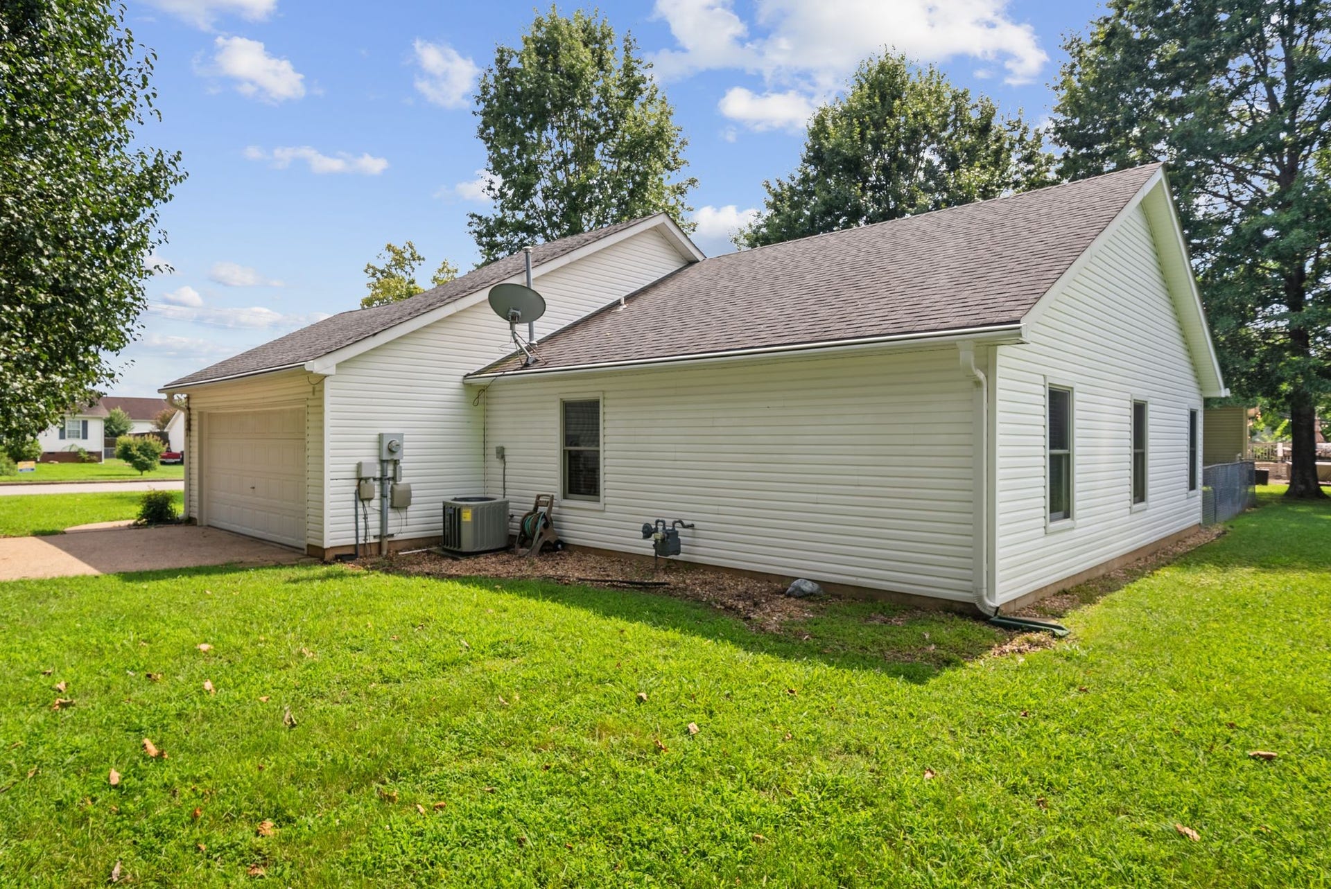 2828 Spring Meade Blvd, Columbia, TN 38401 2828 Spring Meade Blvd, Columbia, TN 38401