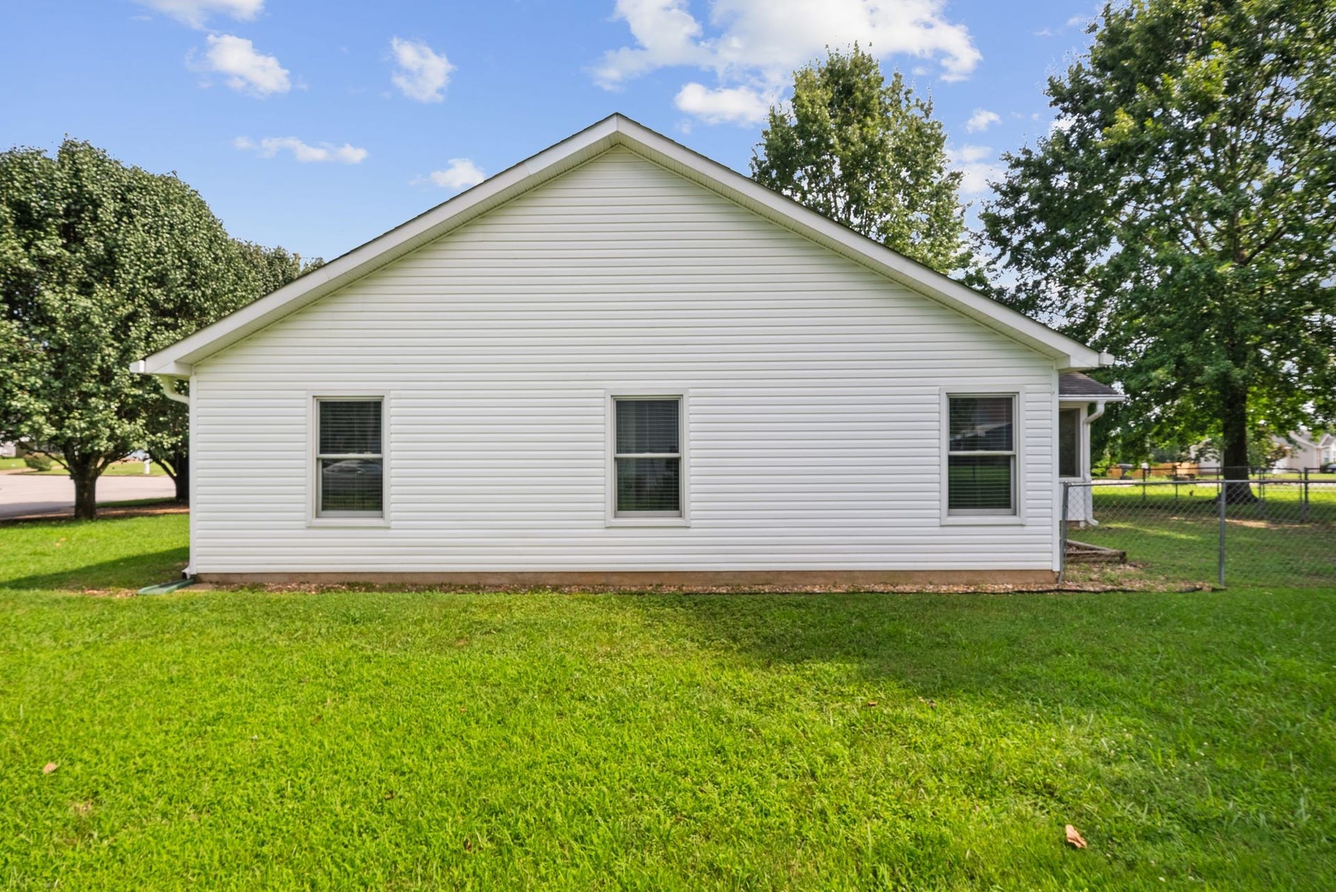 2828 Spring Meade Blvd, Columbia, TN 38401 2828 Spring Meade Blvd, Columbia, TN 38401