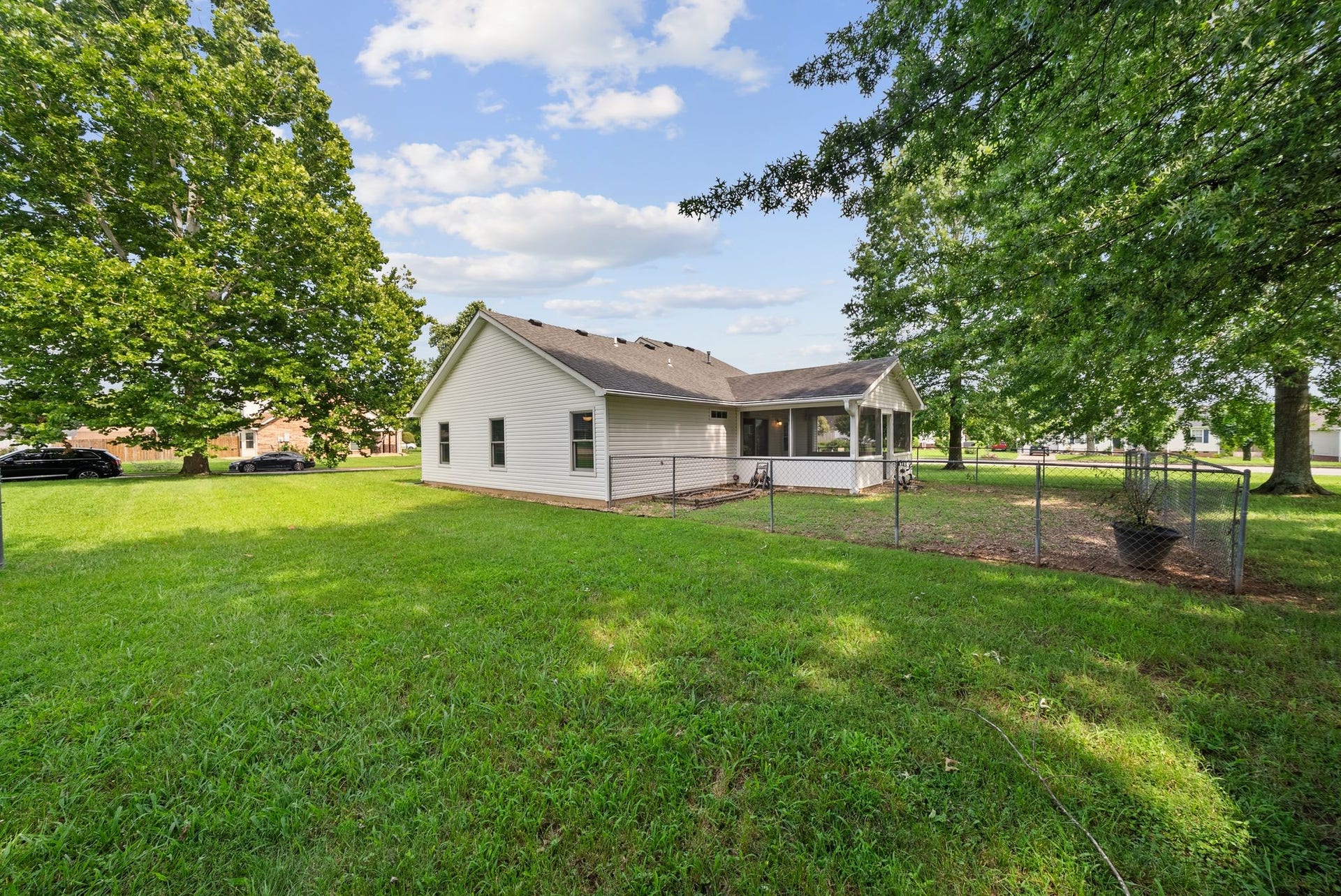 2828 Spring Meade Blvd, Columbia, TN 38401 2828 Spring Meade Blvd, Columbia, TN 38401