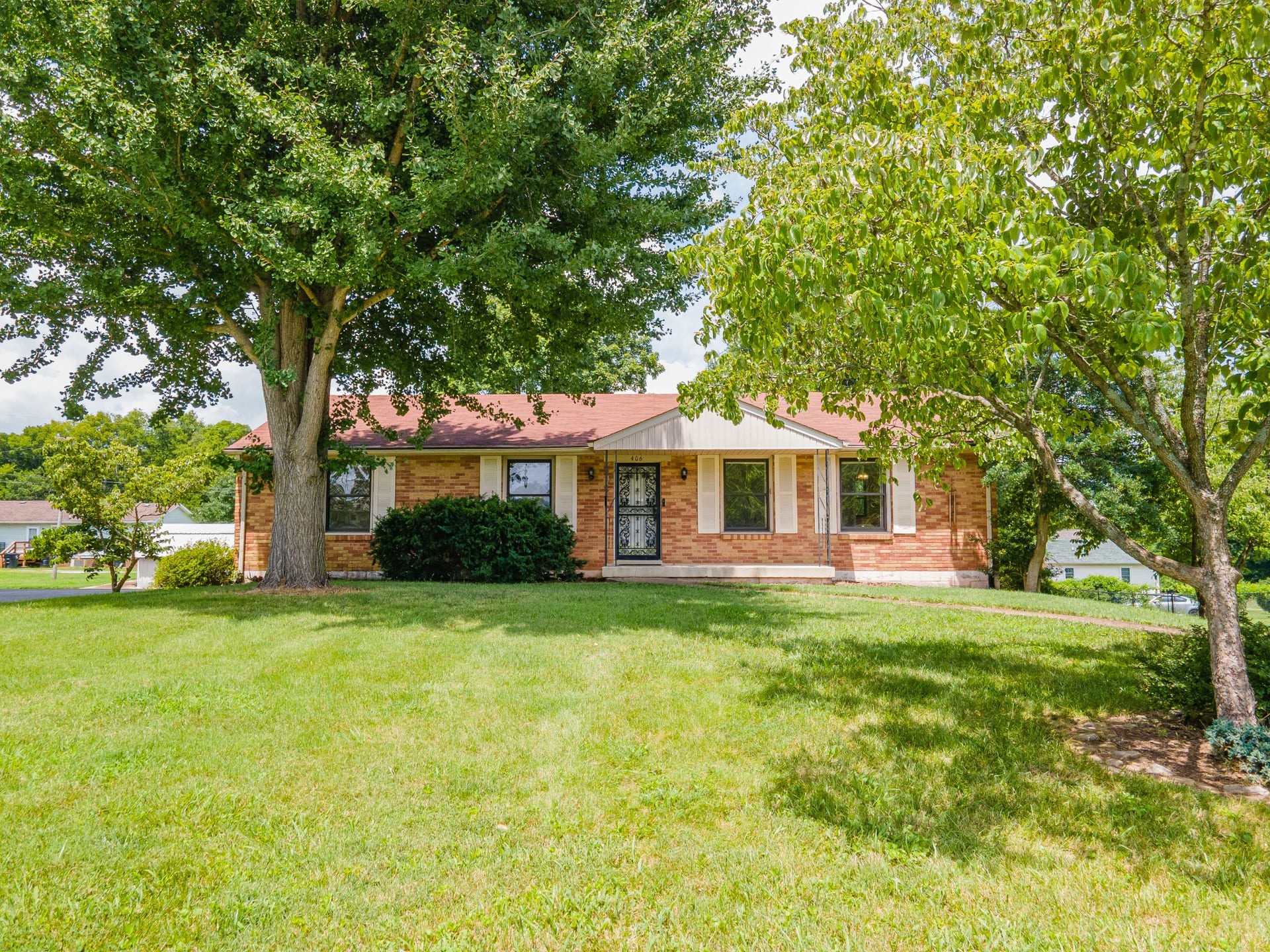 406 Parkview Dr, Columbia, TN 38401 406 Parkview Dr, Columbia, TN 38401