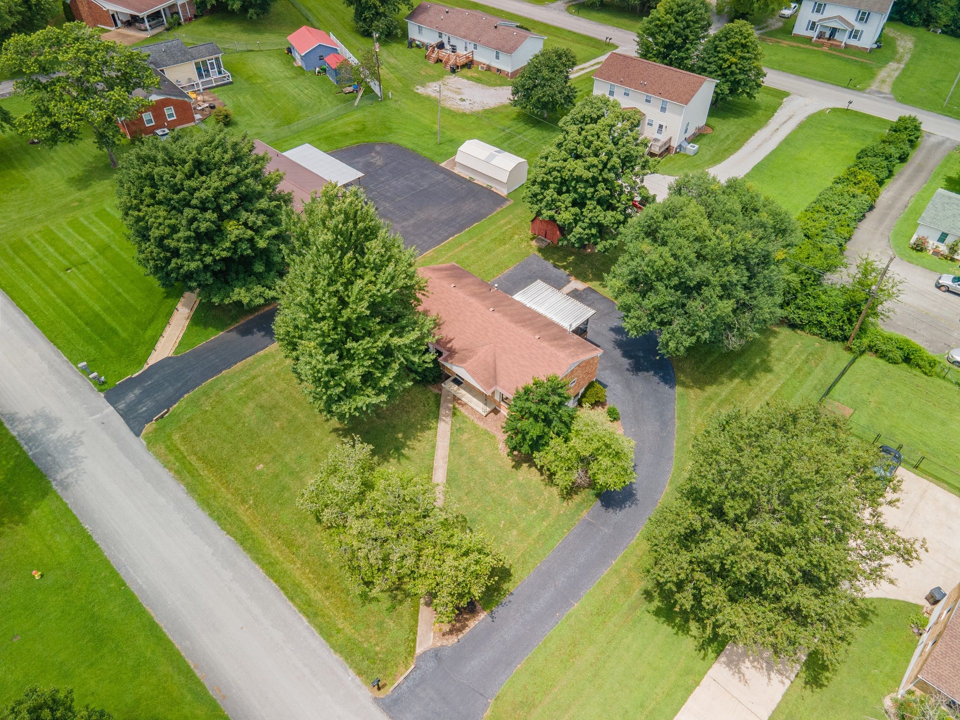 406 Parkview Dr, Columbia, TN 38401 406 Parkview Dr, Columbia, TN 38401