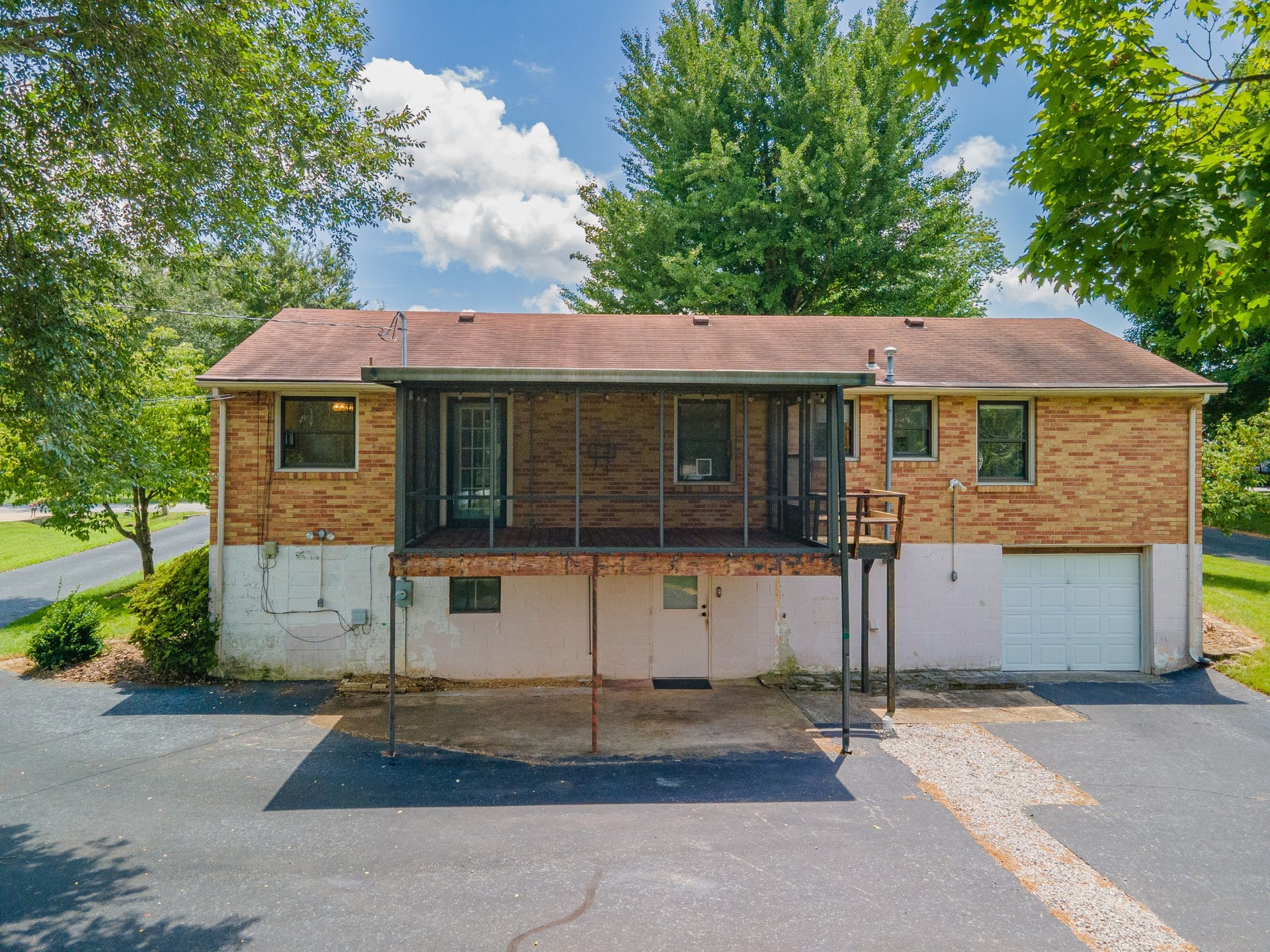 406 Parkview Dr, Columbia, TN 38401 406 Parkview Dr, Columbia, TN 38401