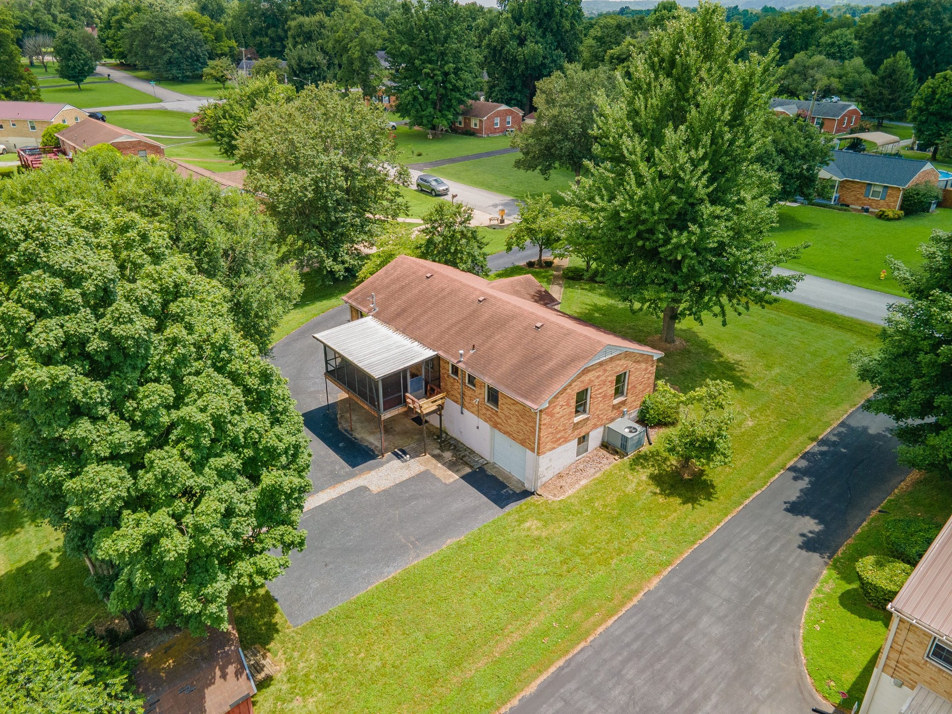 406 Parkview Dr, Columbia, TN 38401 406 Parkview Dr, Columbia, TN 38401