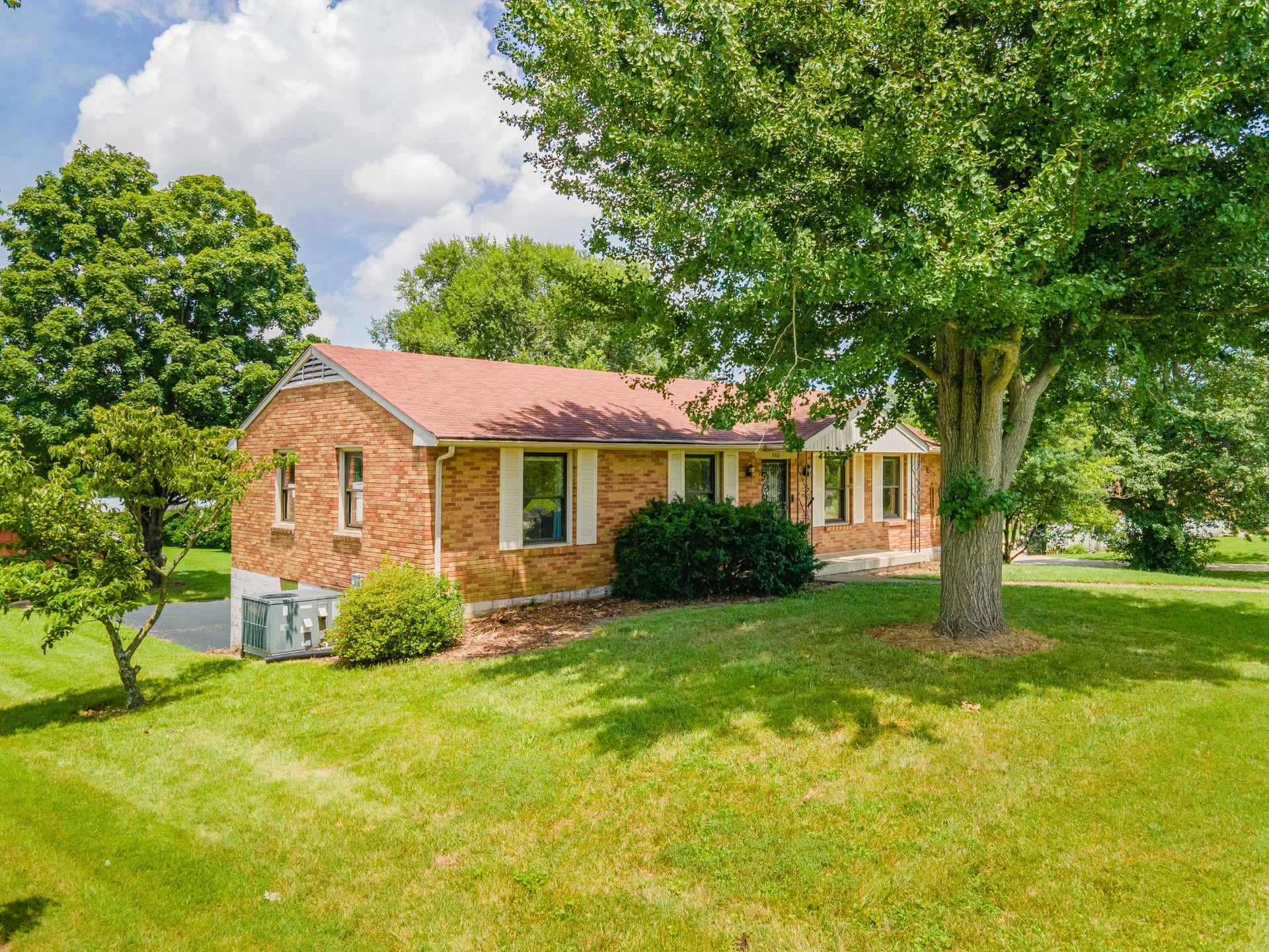 406 Parkview Dr, Columbia, TN 38401 406 Parkview Dr, Columbia, TN 38401